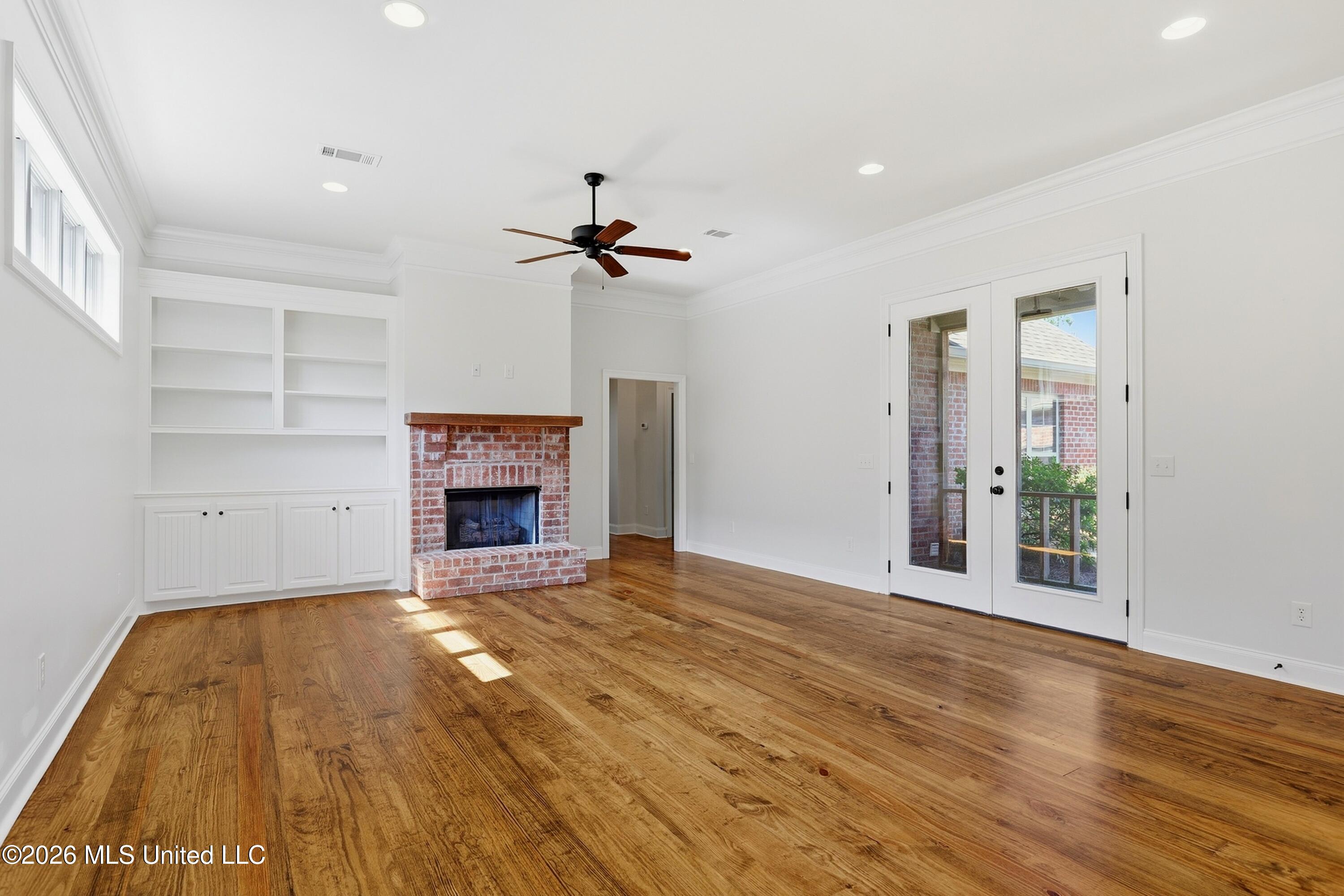 135 Martinique Drive Property Photo 3