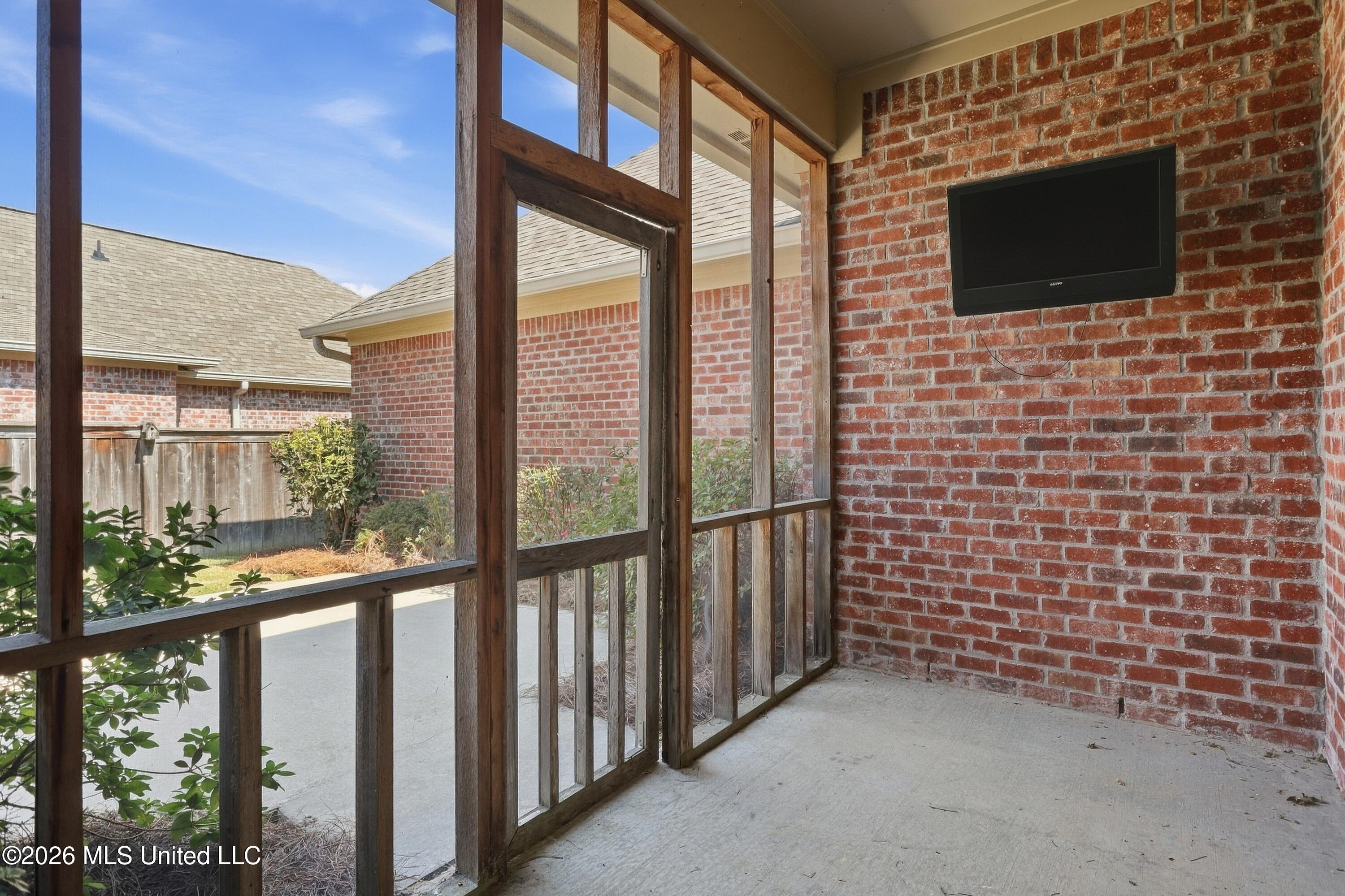 135 Martinique Drive Property Photo 7