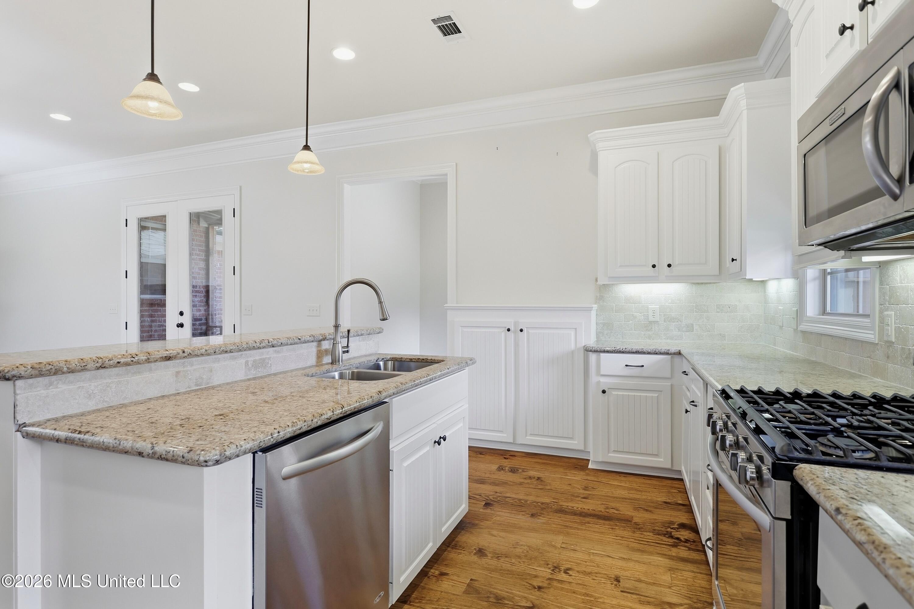 135 Martinique Drive Property Photo 15