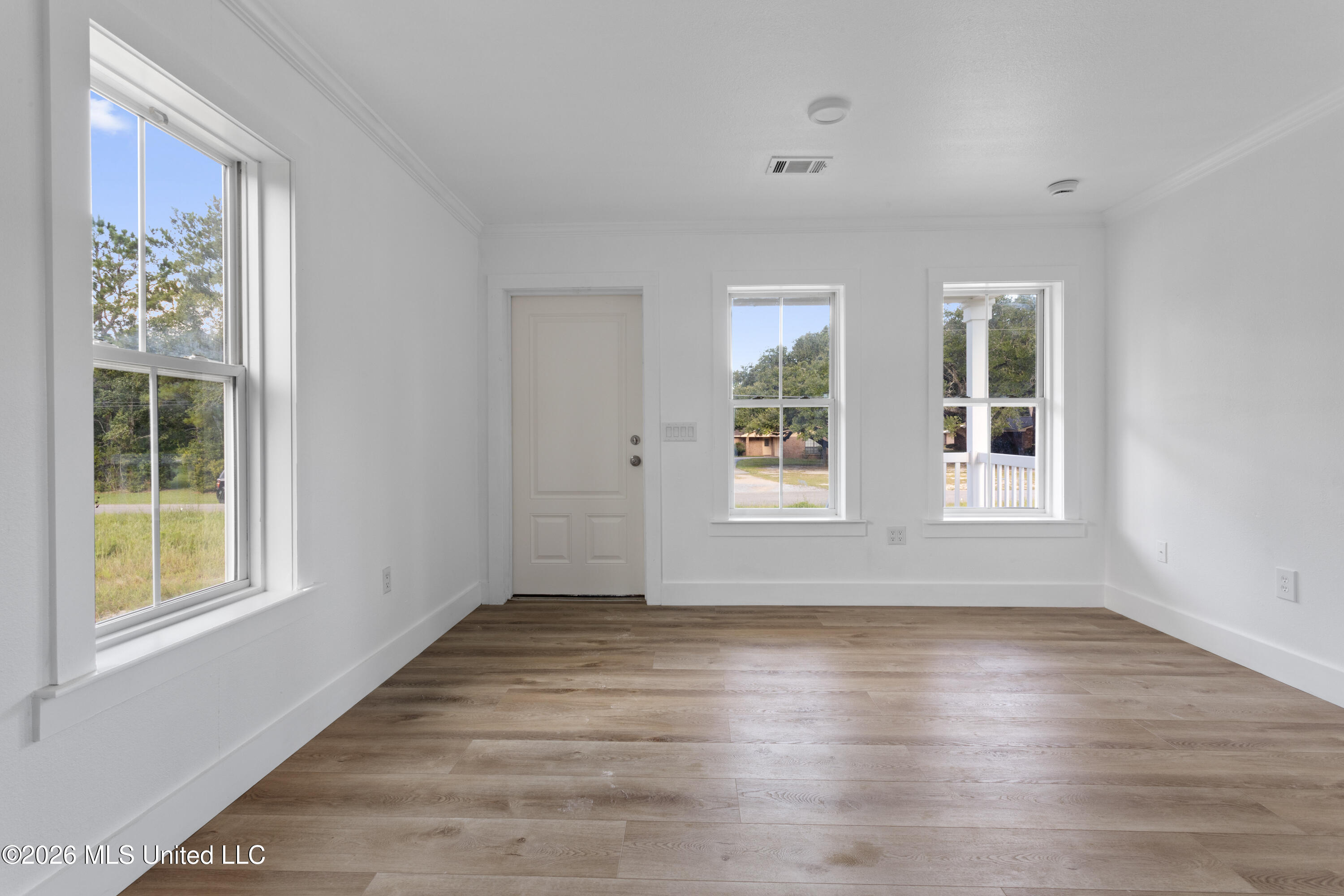 7336 Mahoney Drive Property Photo 3