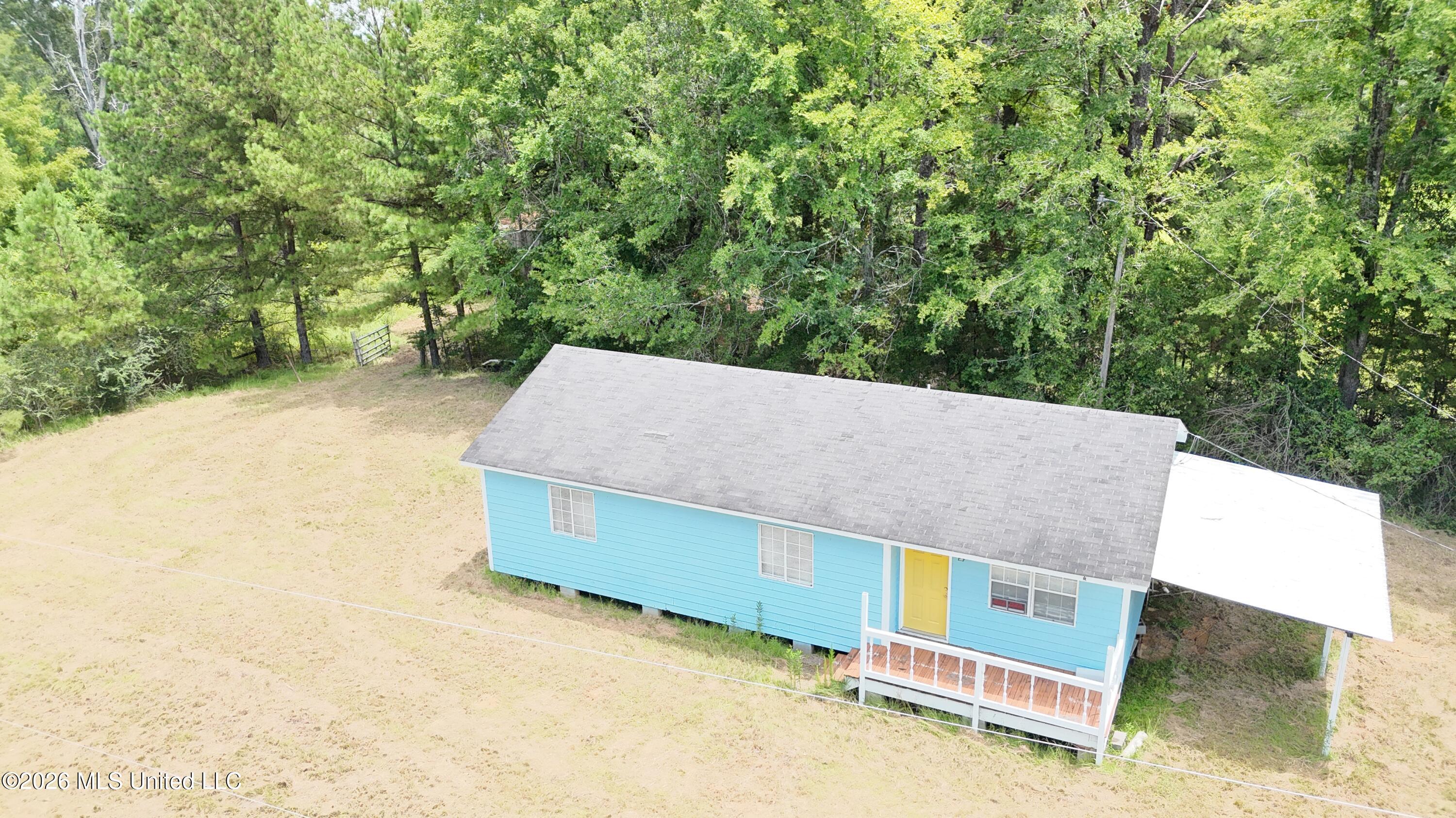 1100 Pine Tree Lane Property Photo 2