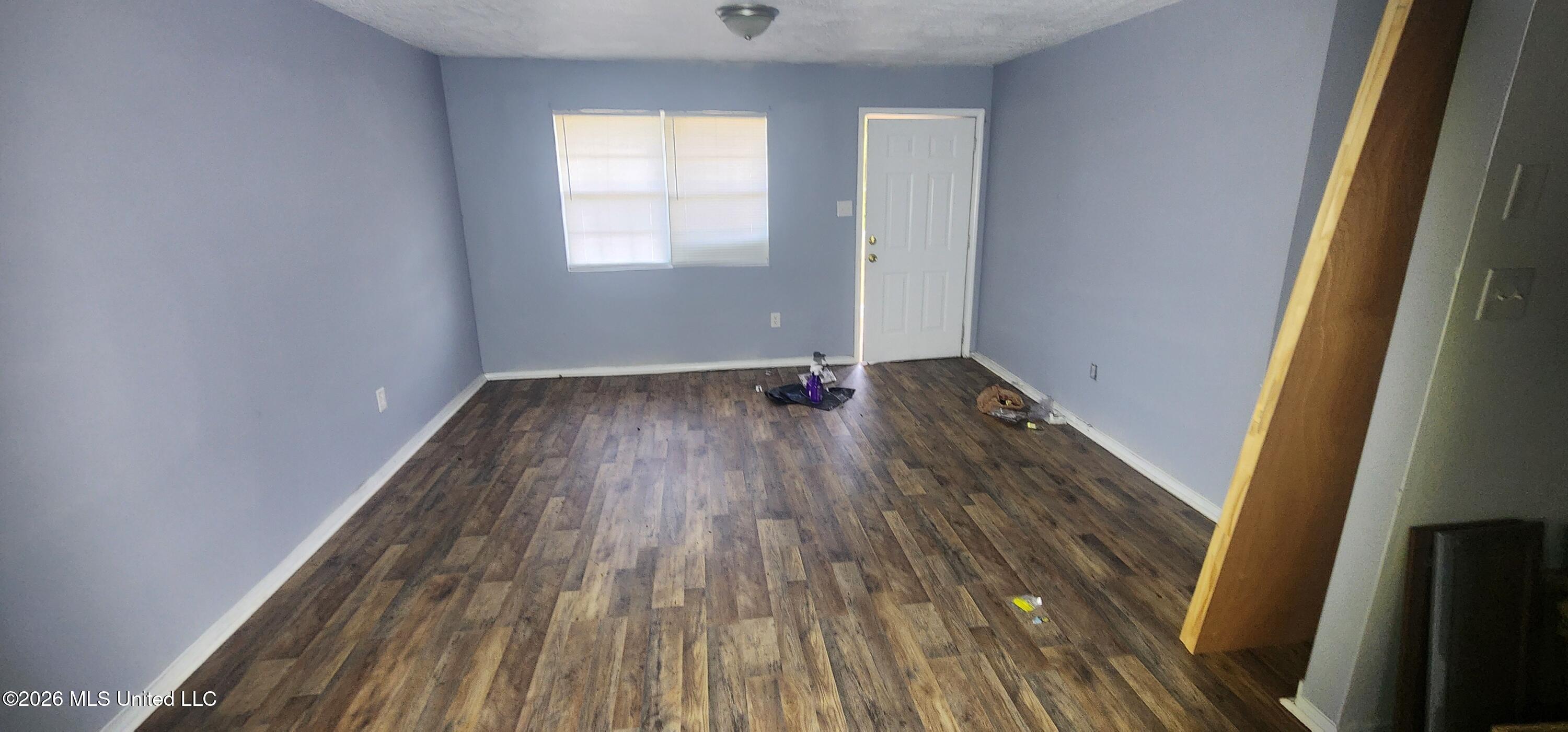1100 Pine Tree Lane Property Photo 5