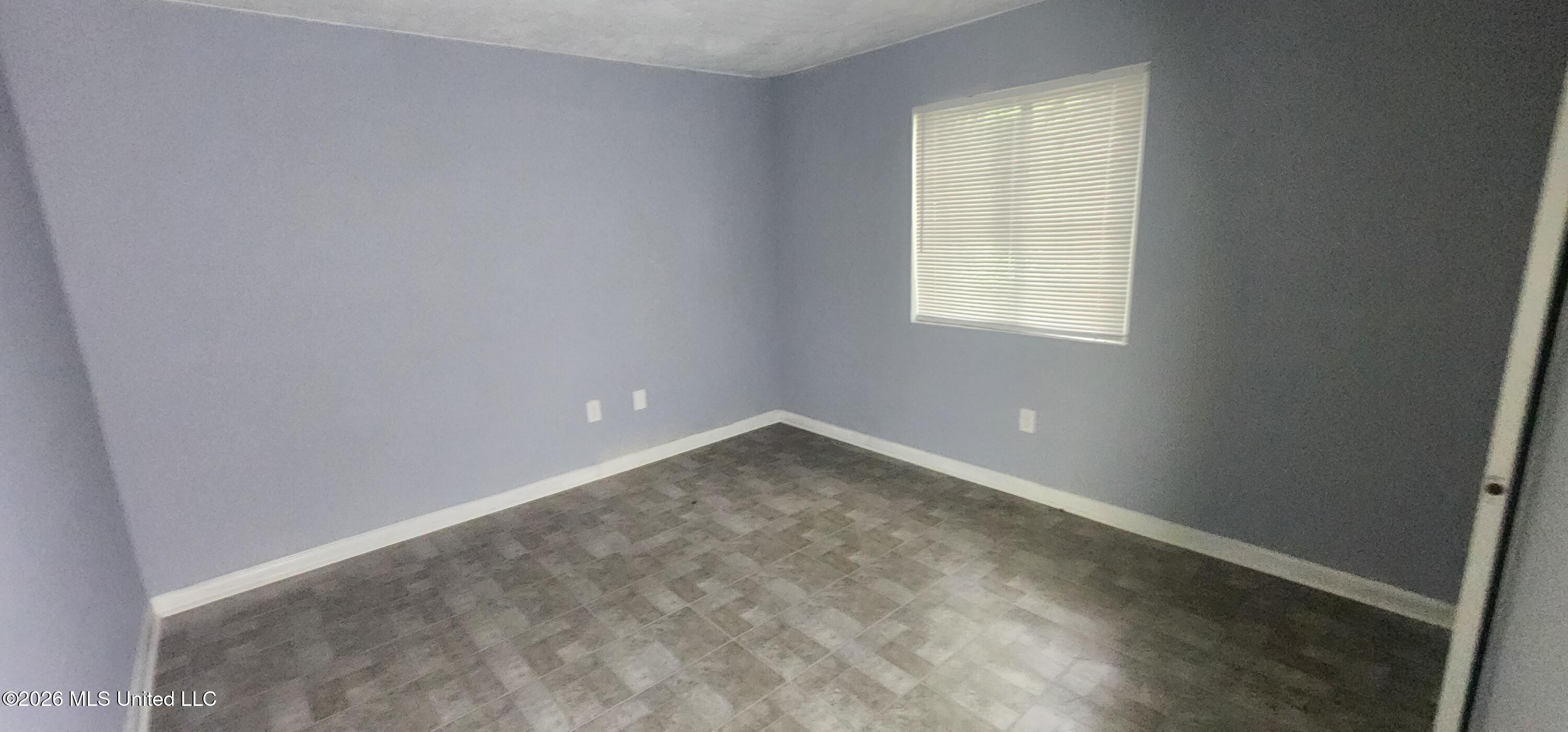 1100 Pine Tree Lane Property Photo 7
