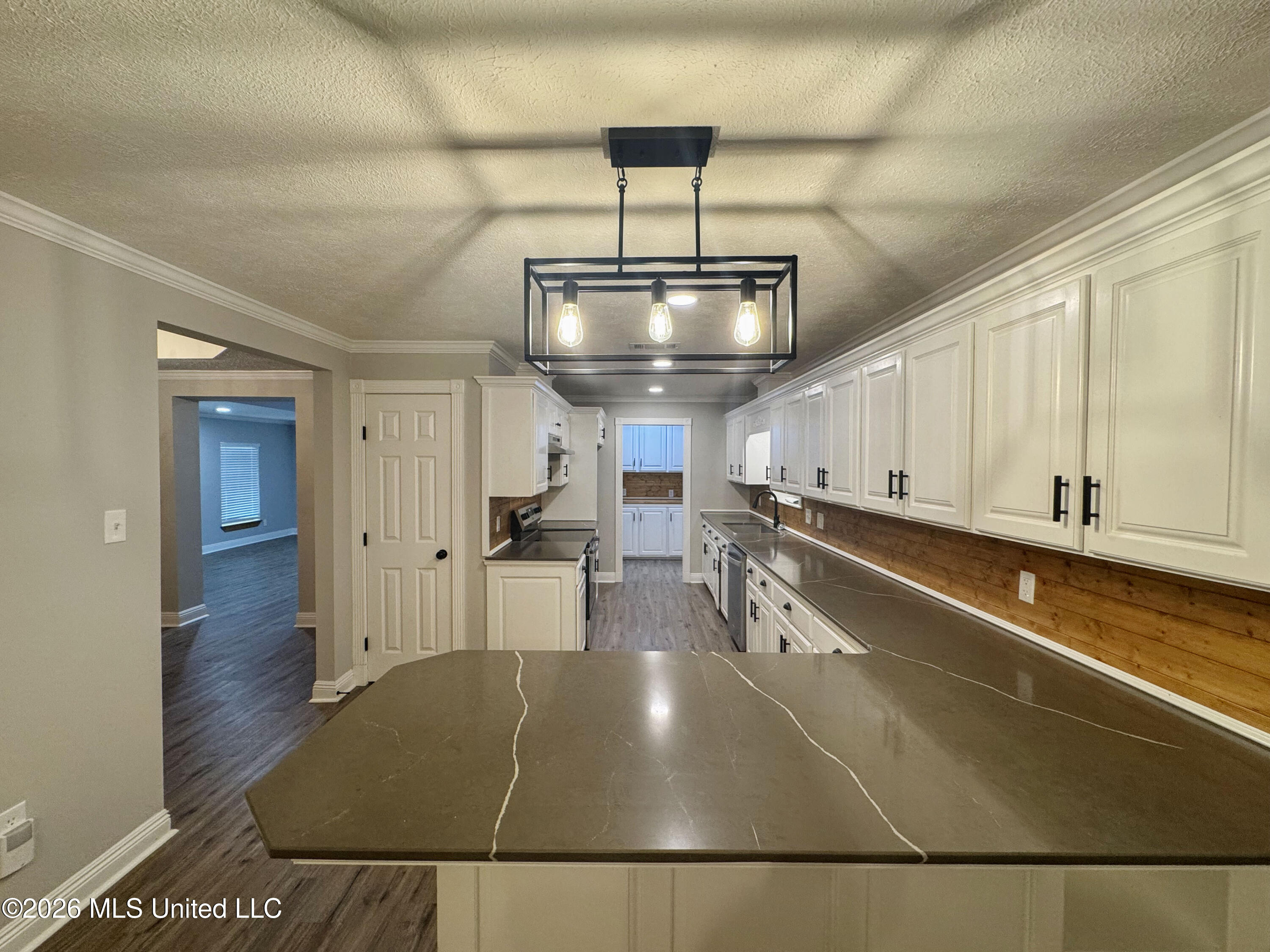 205 Avenue A Property Photo 4