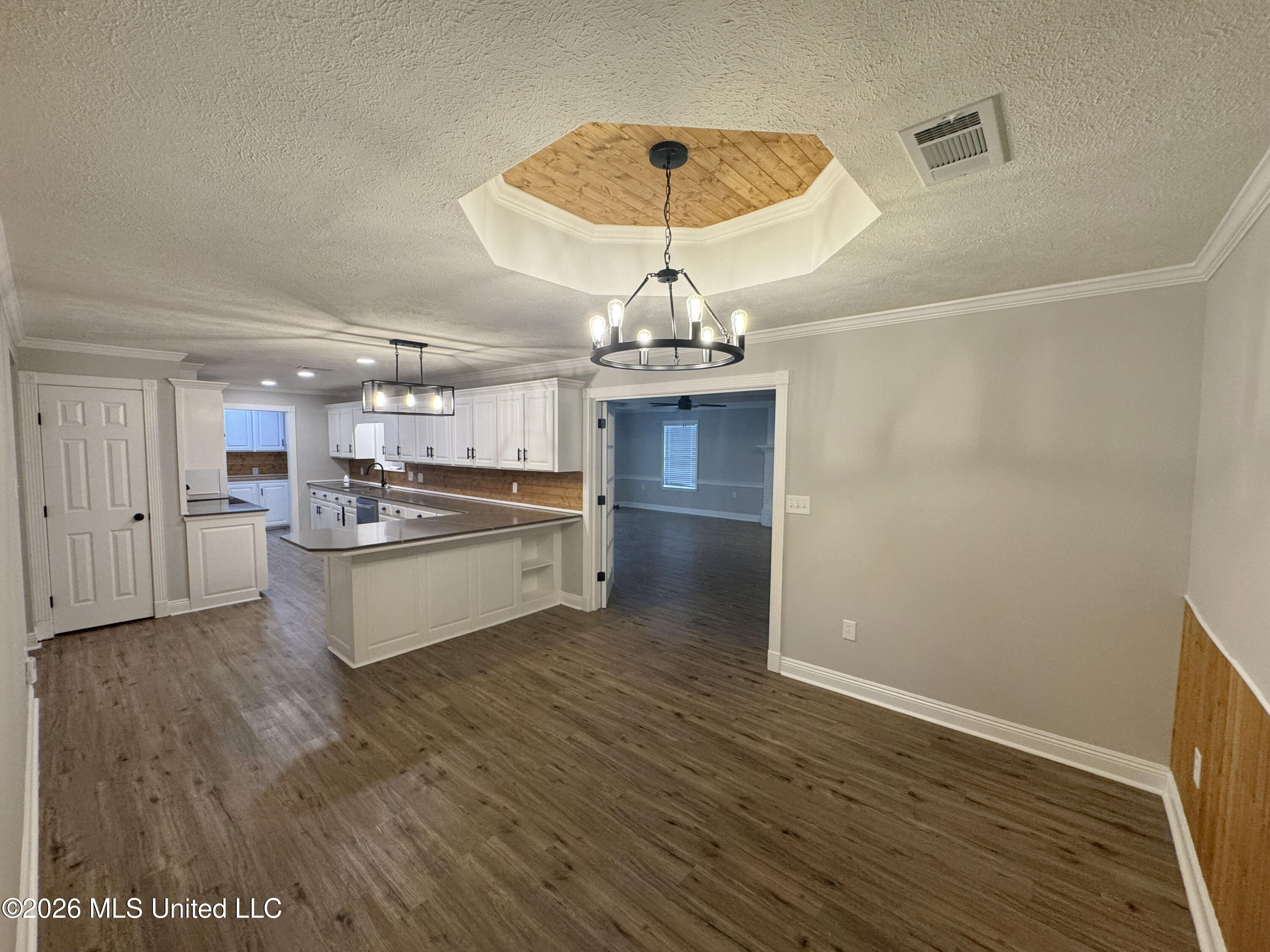 205 Avenue A Property Photo 6