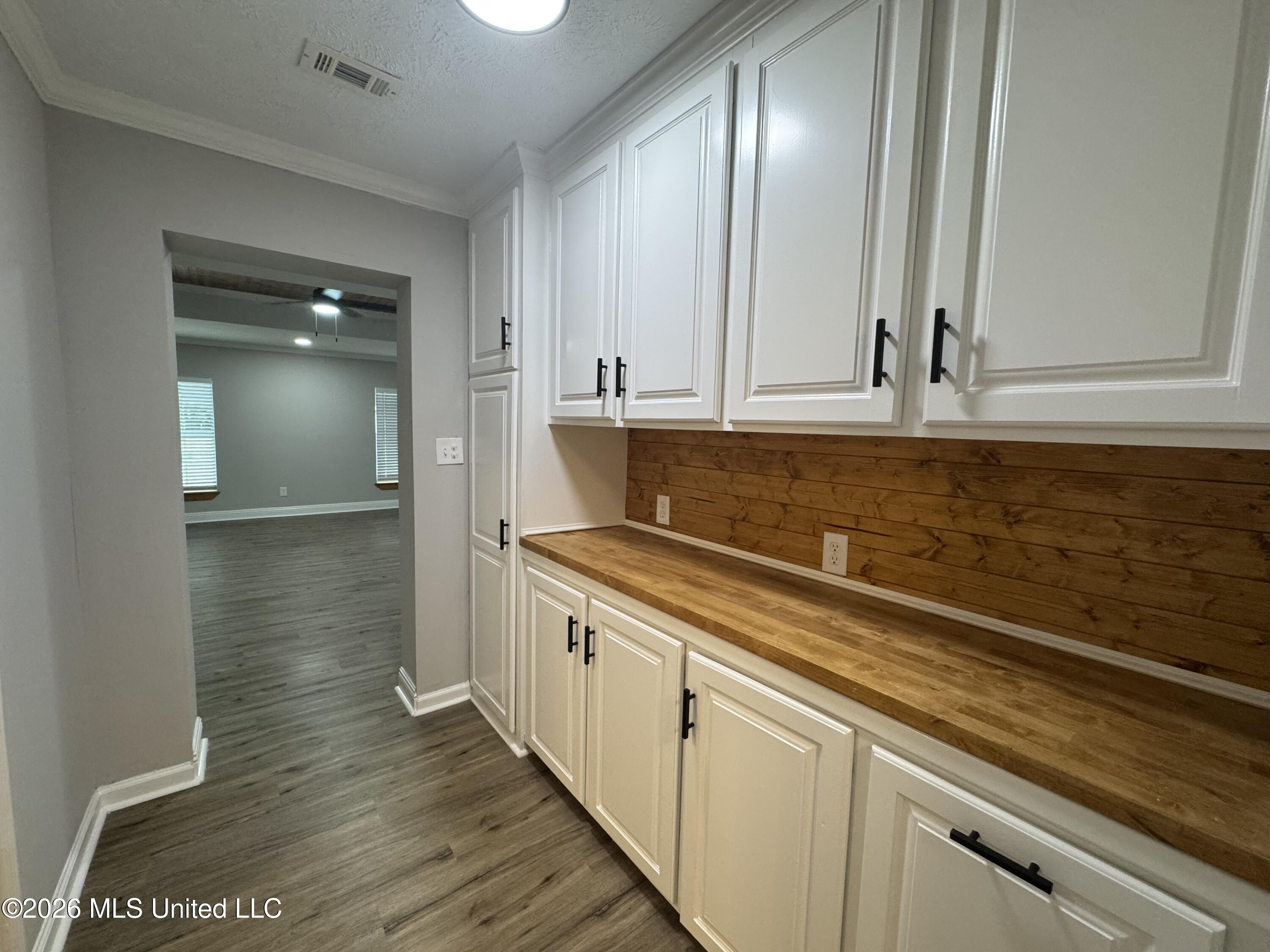 205 Avenue A Property Photo 23