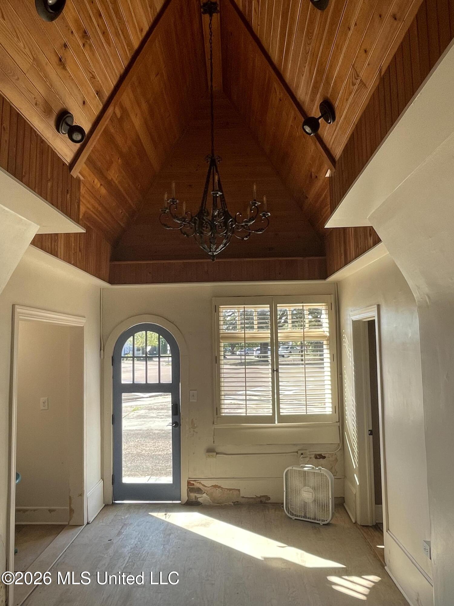 132 E Cherokee Street Property Photo 3