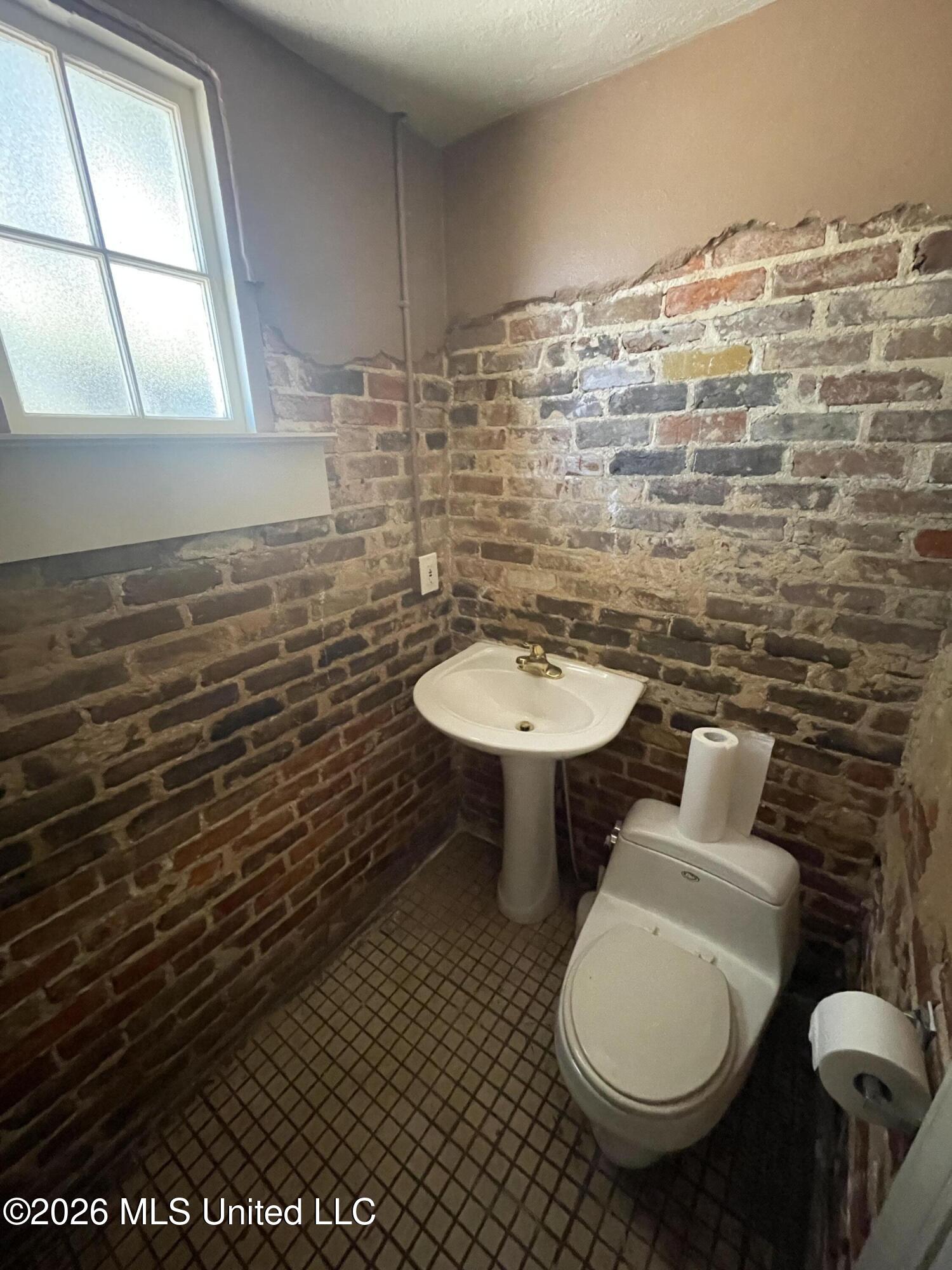 132 E Cherokee Street Property Photo 5