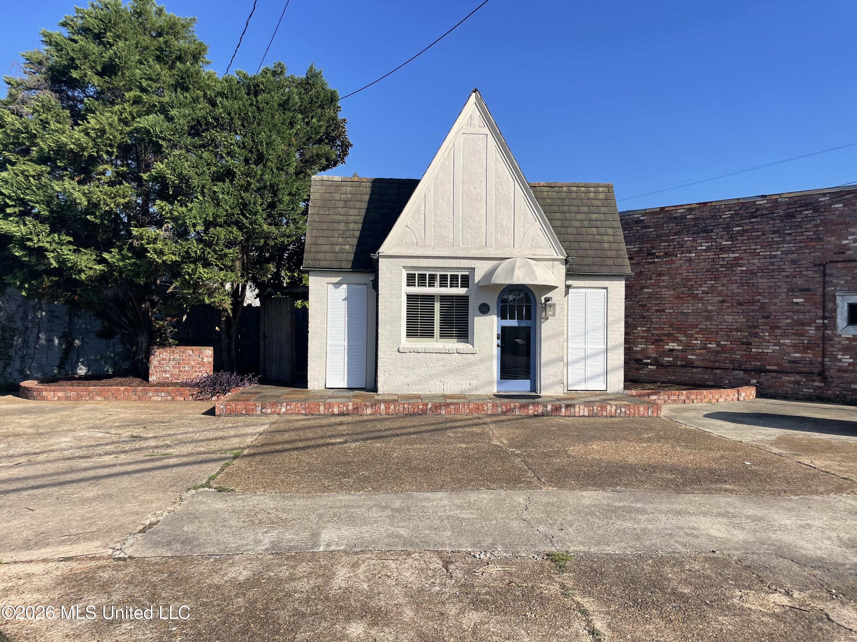 132 E Cherokee Street Property Photo 9