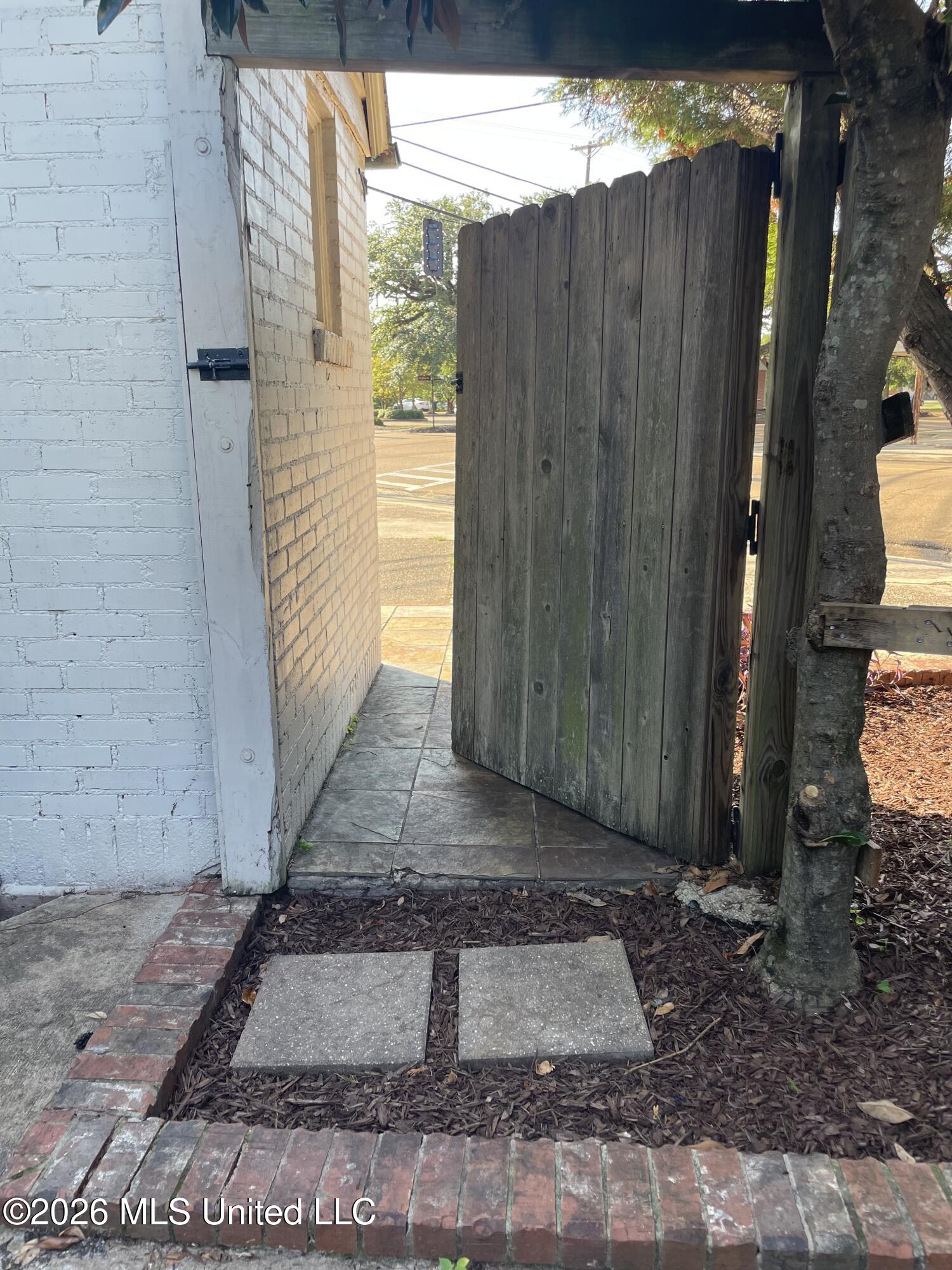 132 E Cherokee Street Property Photo 10