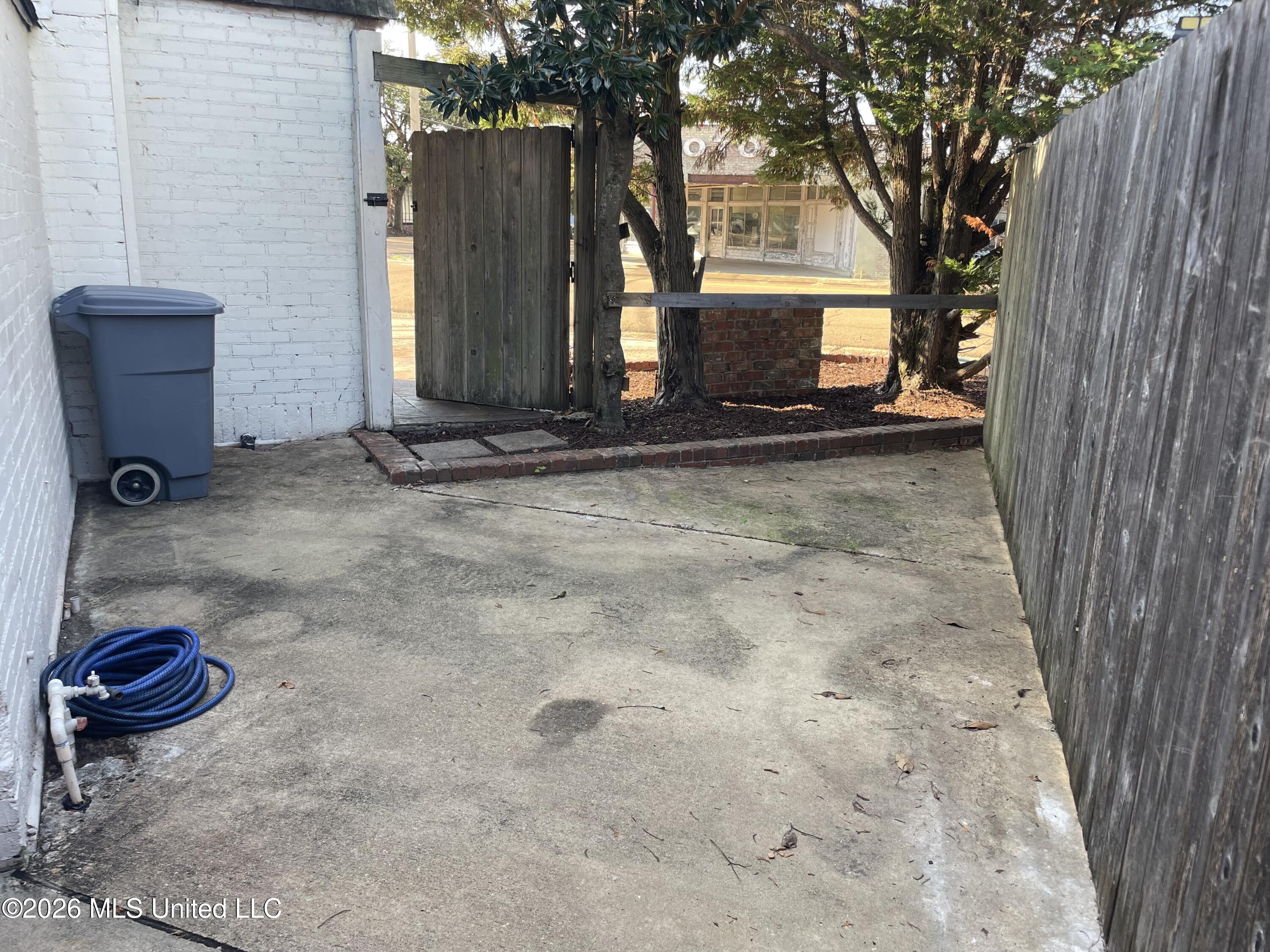 132 E Cherokee Street Property Photo 12