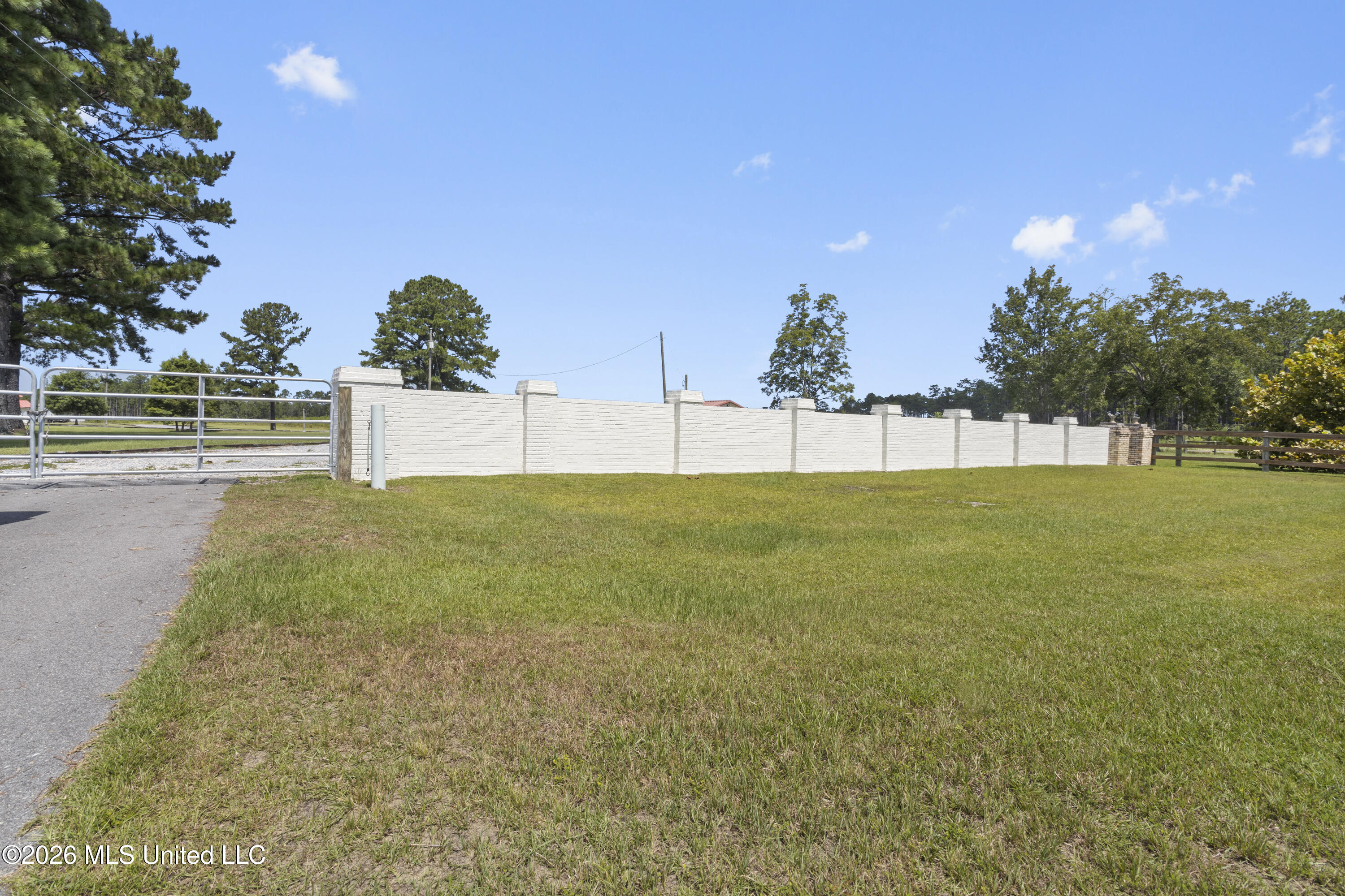 16701 Larue Road Property Photo 5