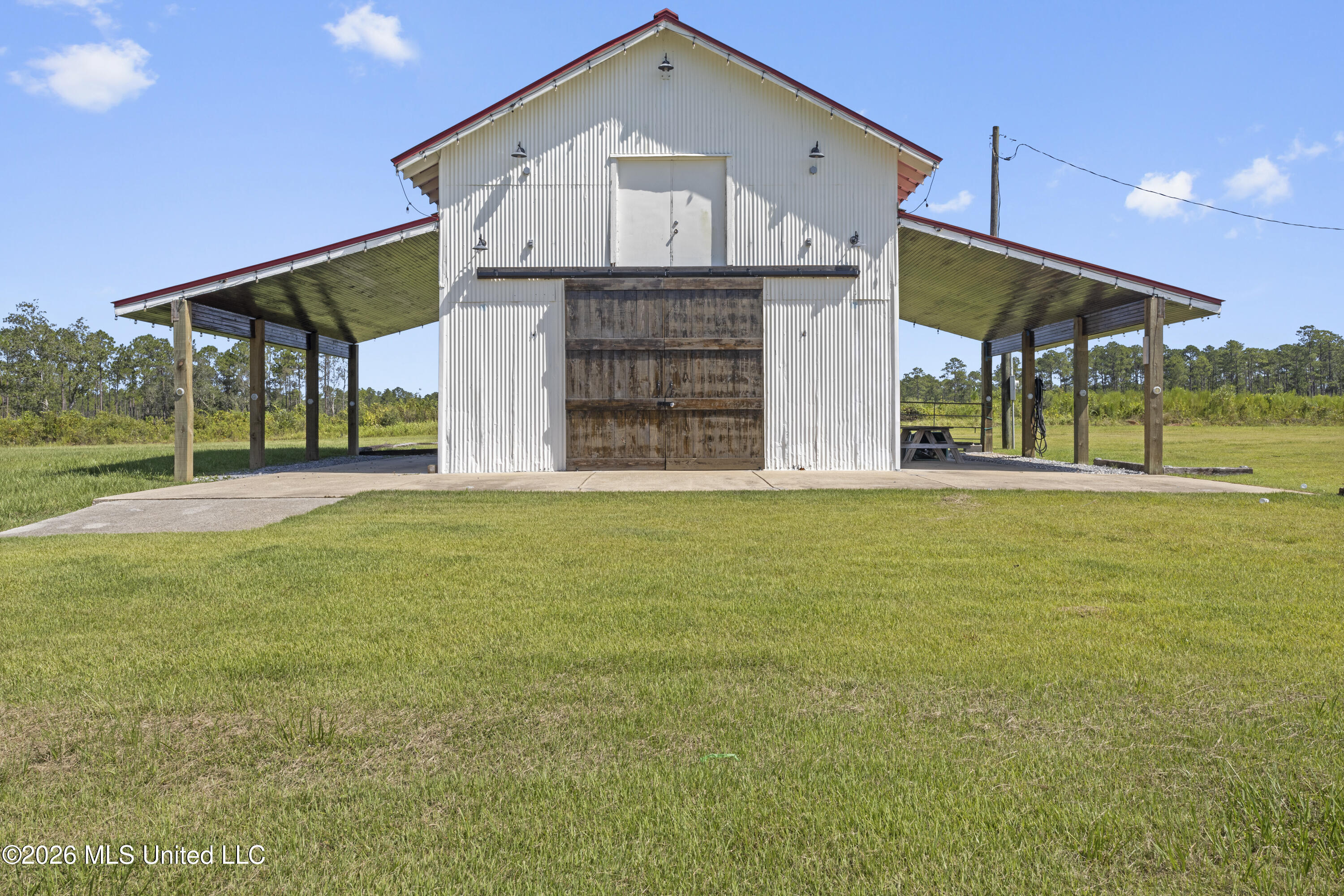 16701 Larue Road Property Photo 9