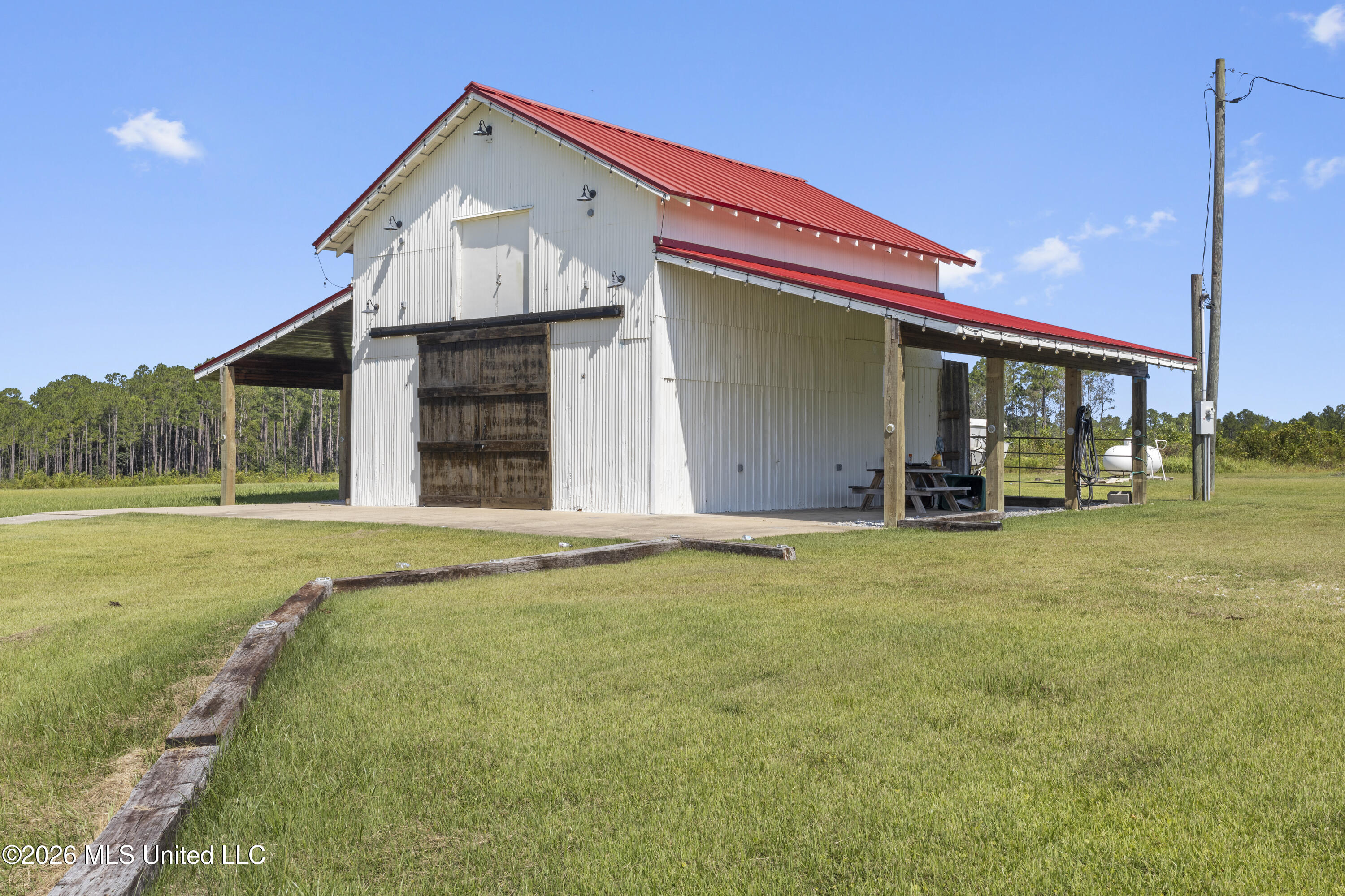 16701 Larue Road Property Photo 10