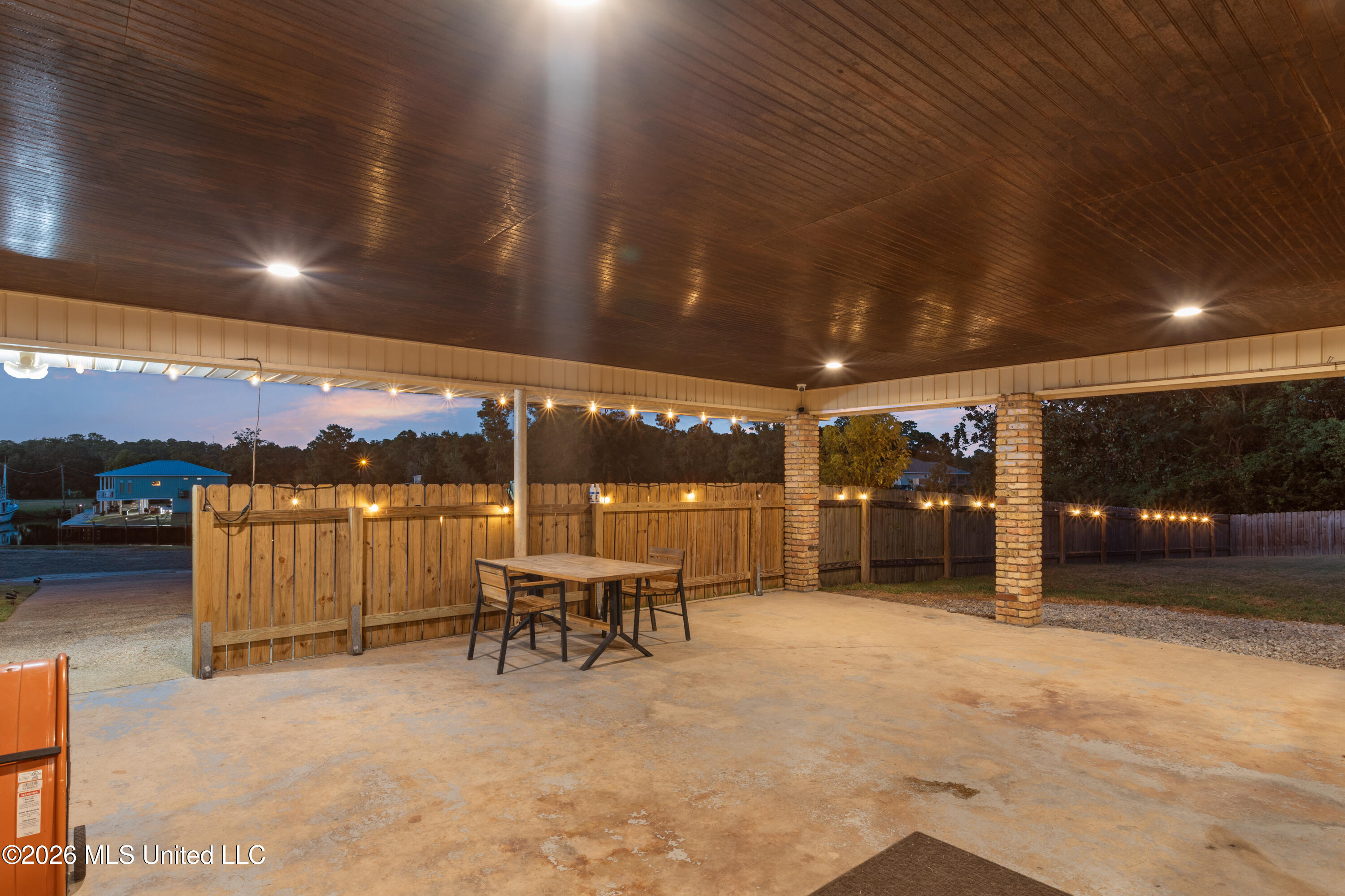 11594 Cedar Lake Road Property Photo 17