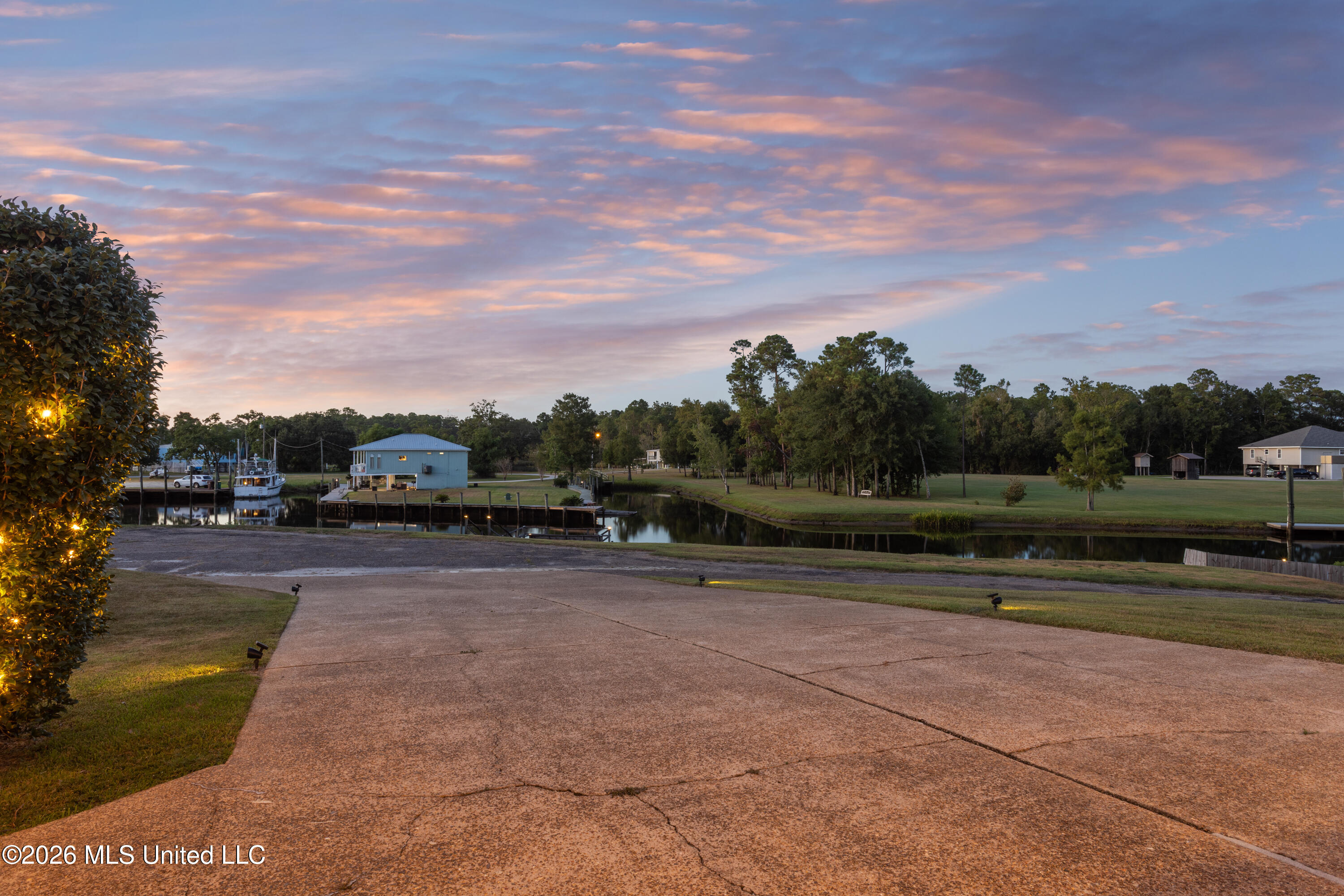 11594 Cedar Lake Road Property Photo 18