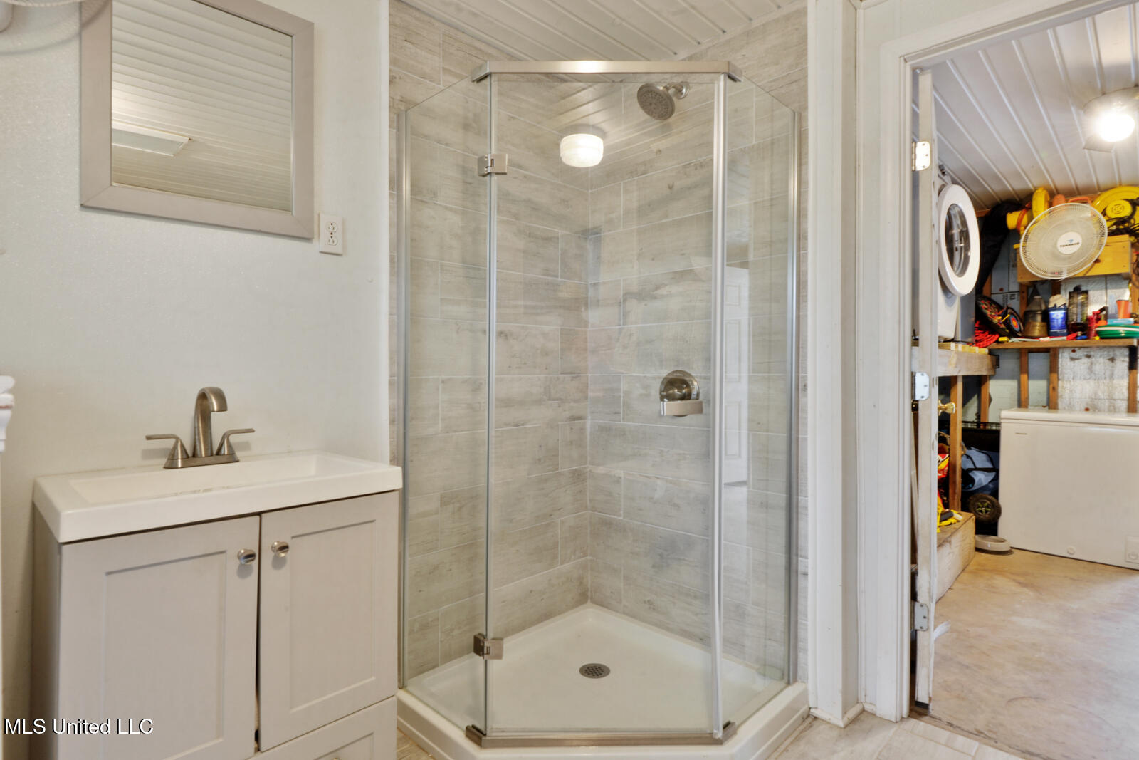 50 Fiber Street Property Photo 35