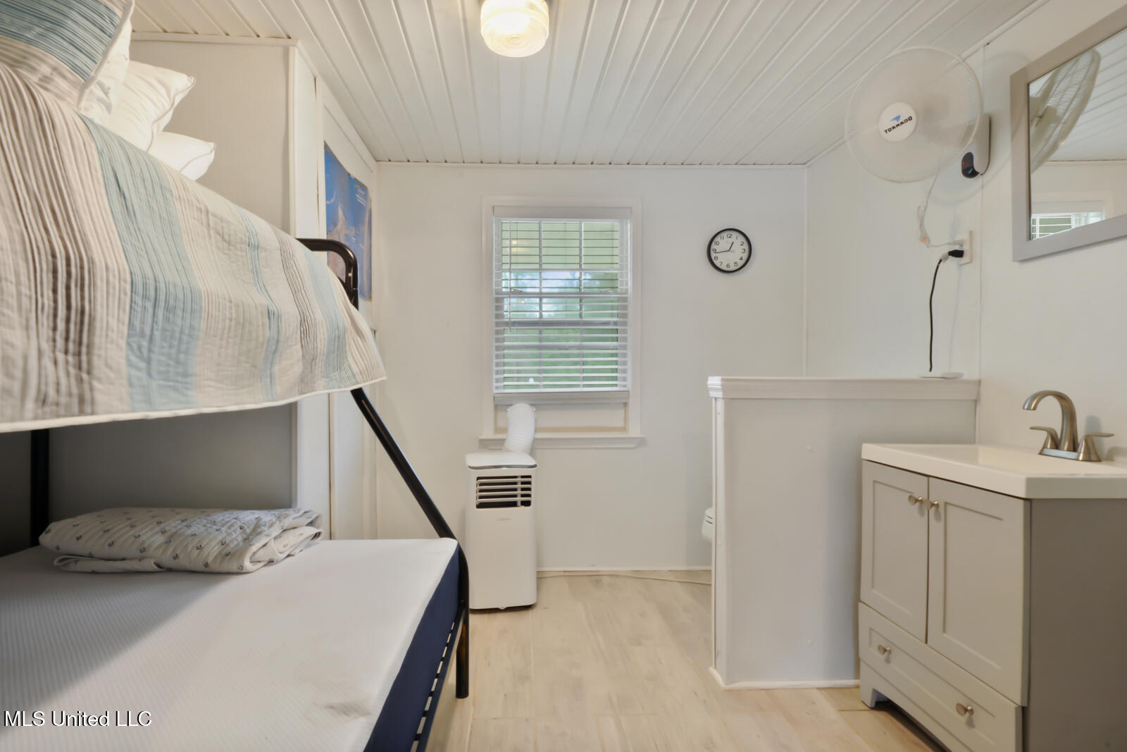 50 Fiber Street Property Photo 36