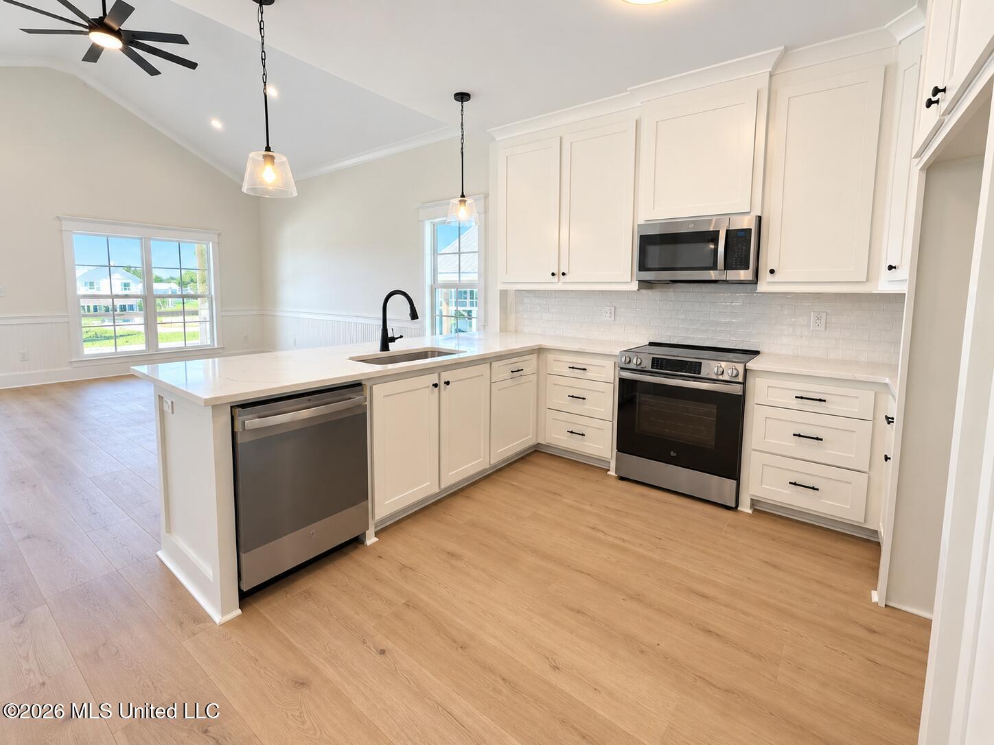 11157 New York Street Property Photo 3