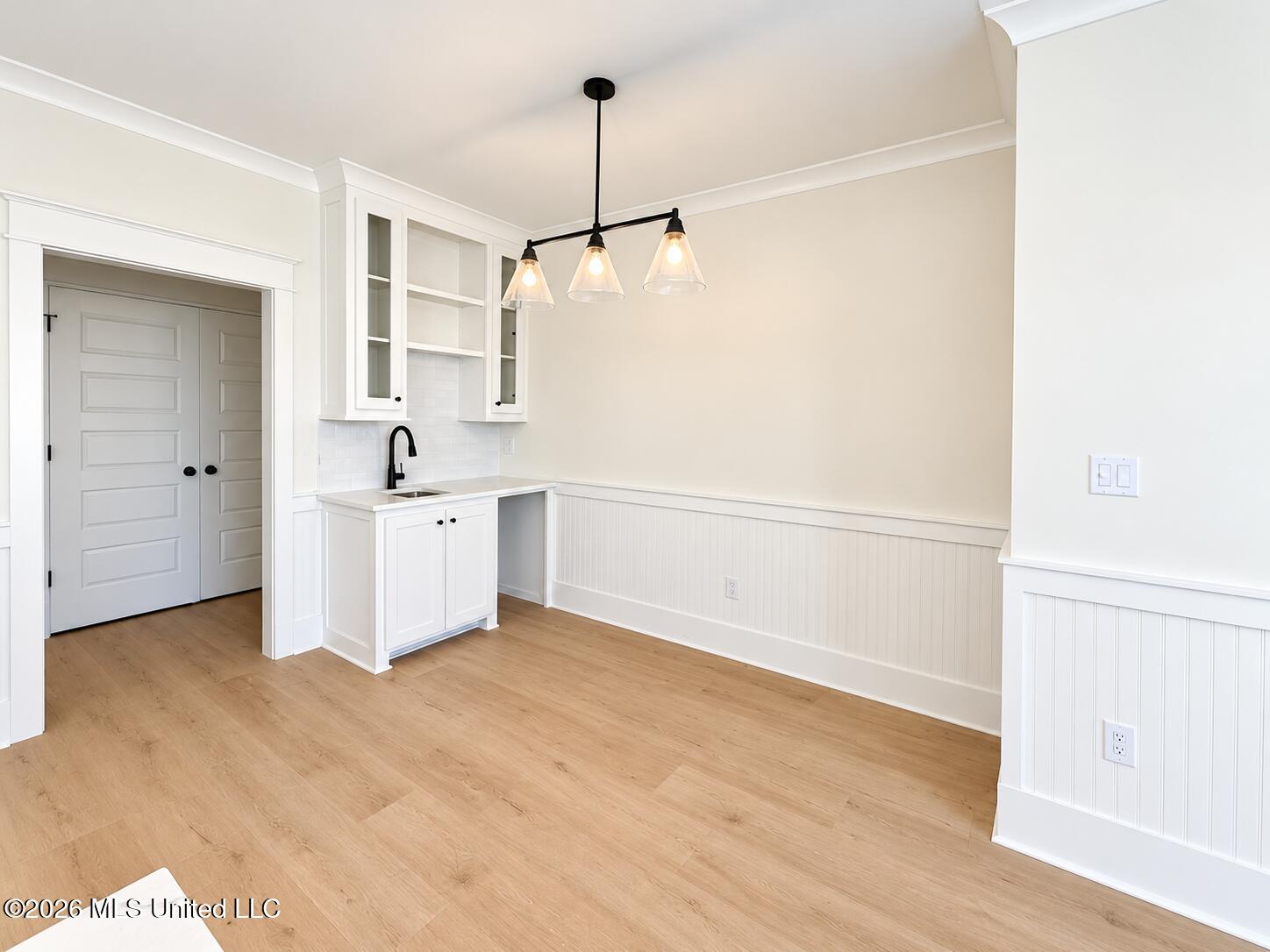 11157 New York Street Property Photo 5