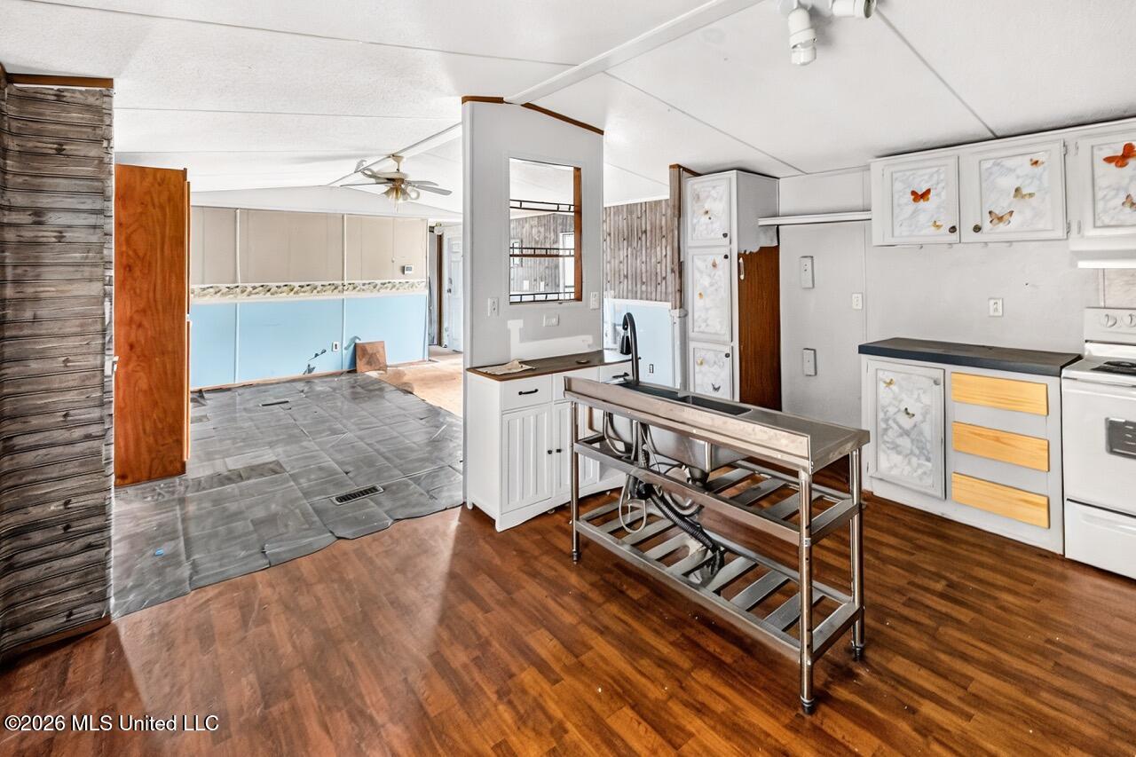 21477 Mcdowell Road Property Photo 4