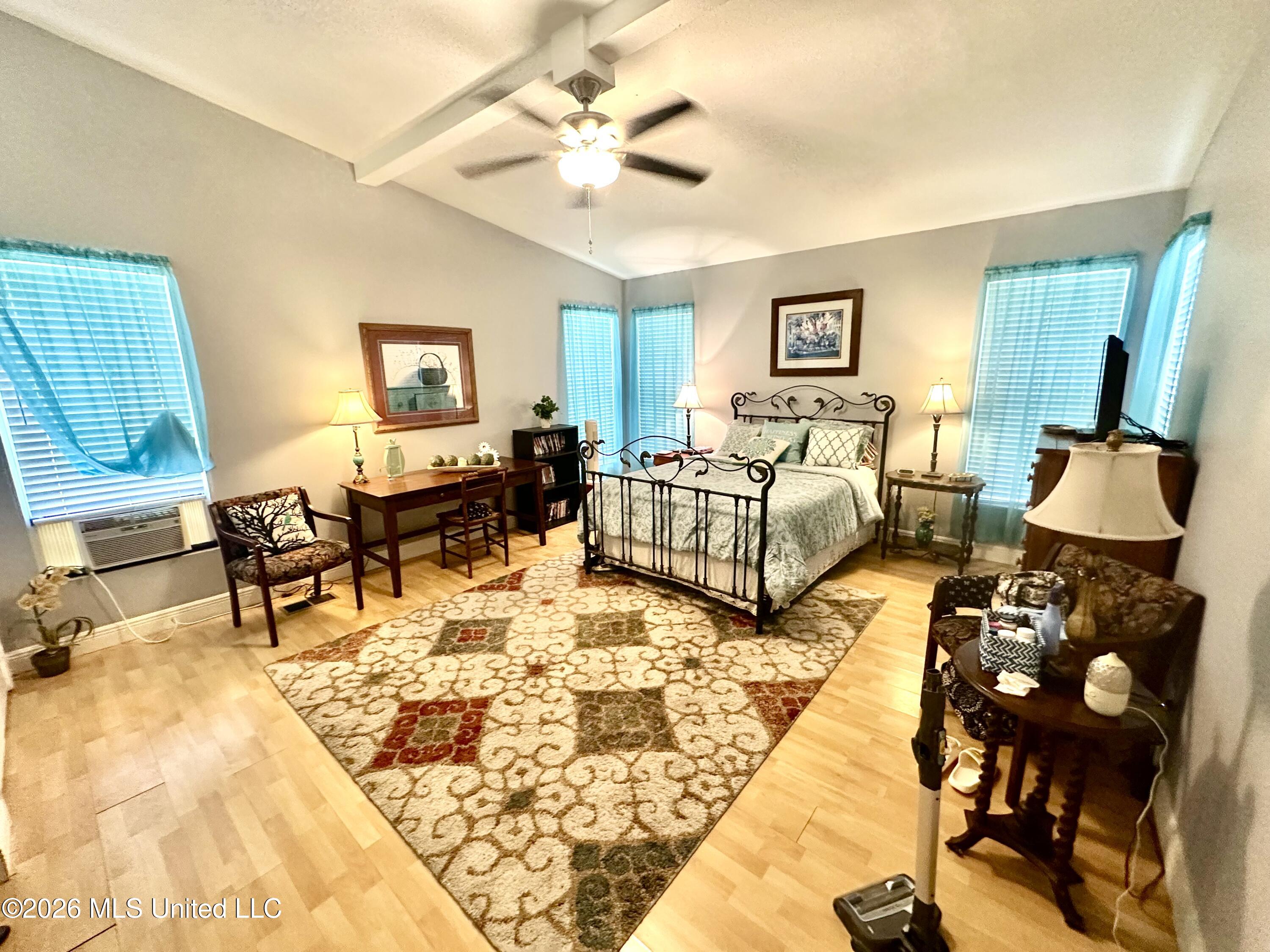 703 Boral Lane Property Photo 8