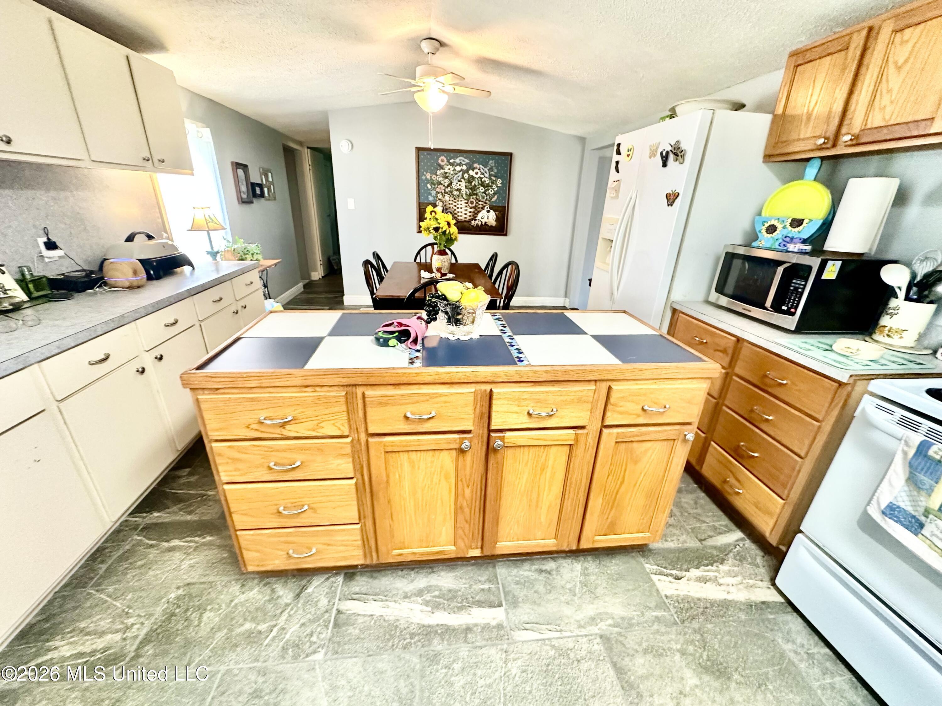 703 Boral Lane Property Photo 30