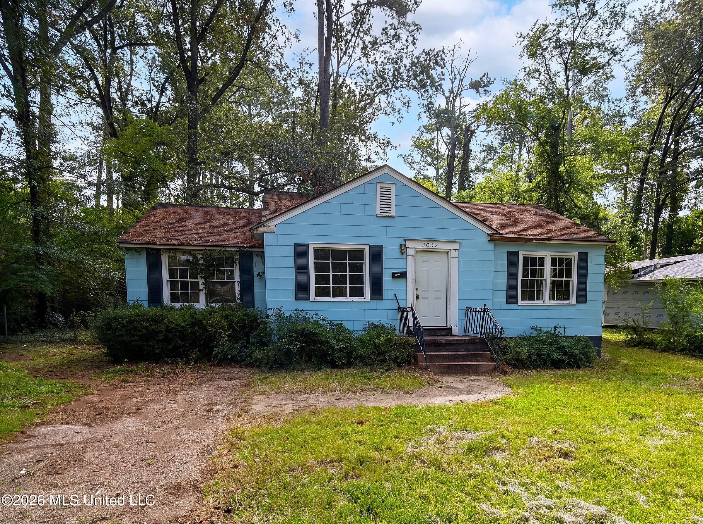 2032 Willow Way Property Photo 1