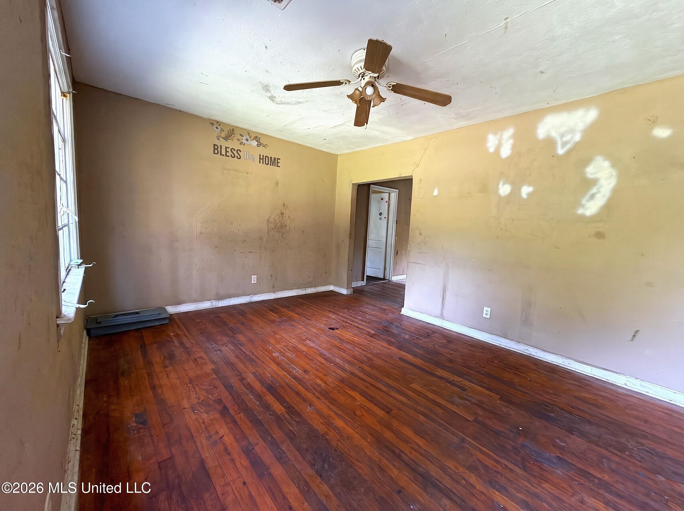 2032 Willow Way Property Photo 3