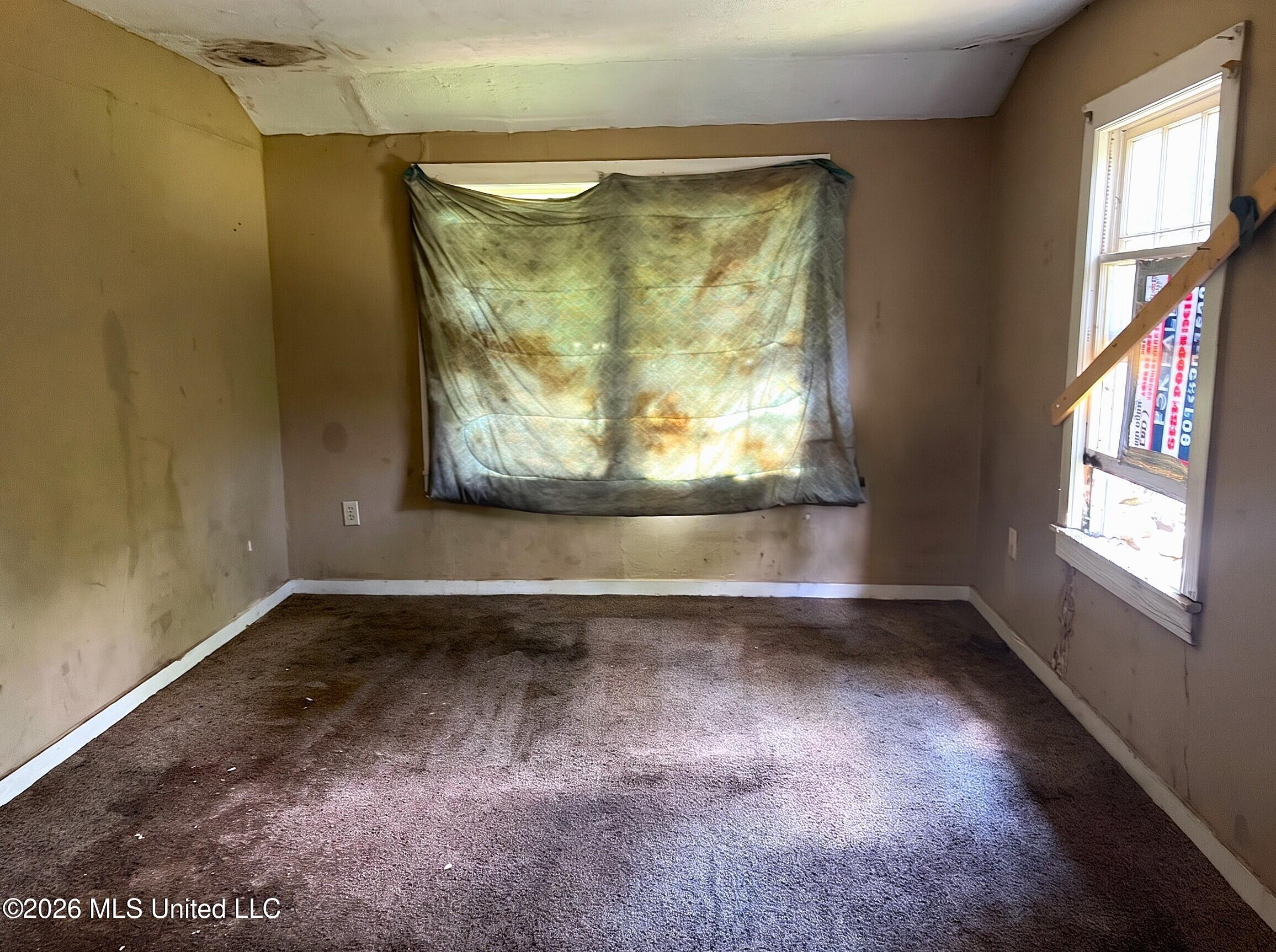 2032 Willow Way Property Photo 6