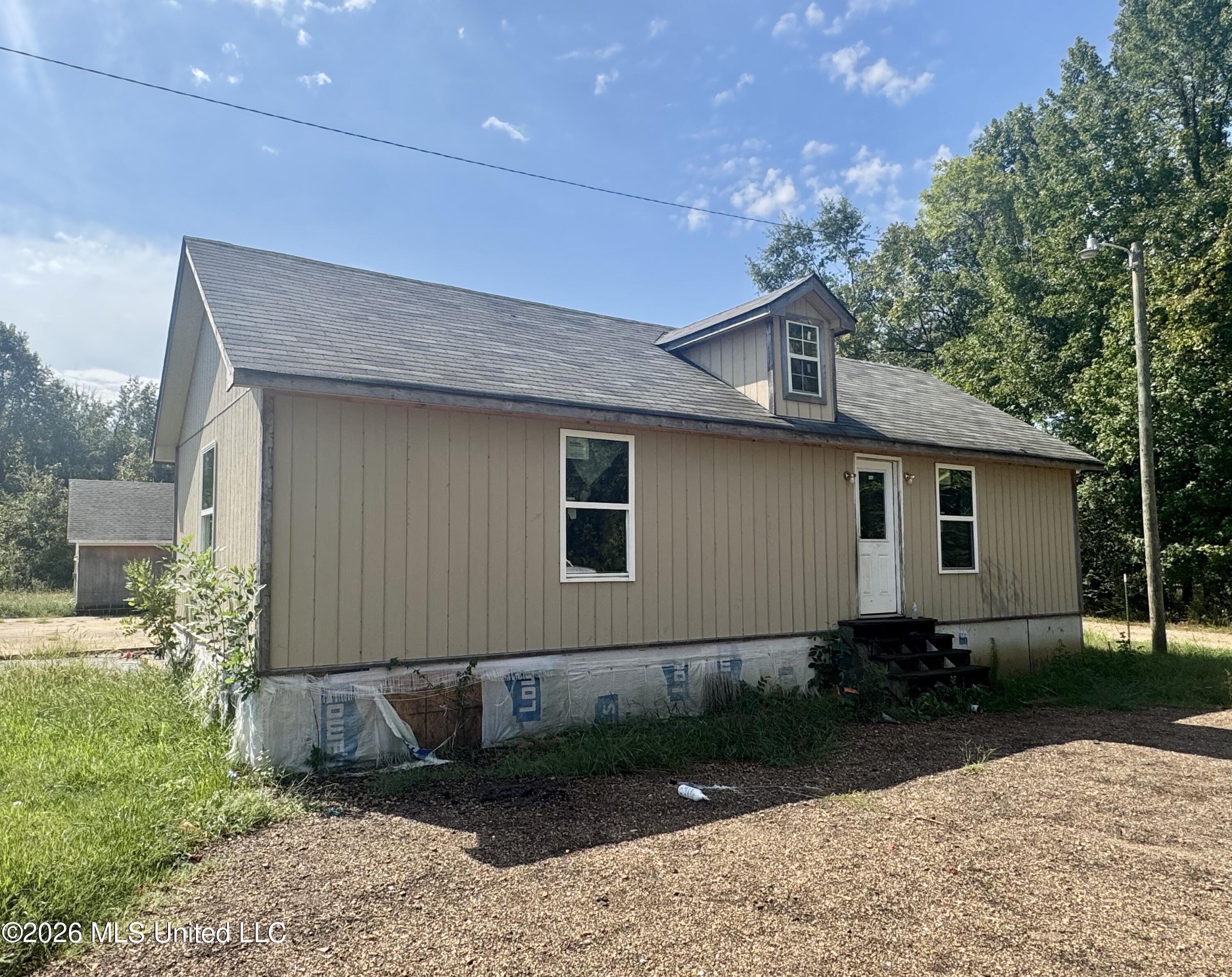 23196-a E Hwy 6 Property Photo 1