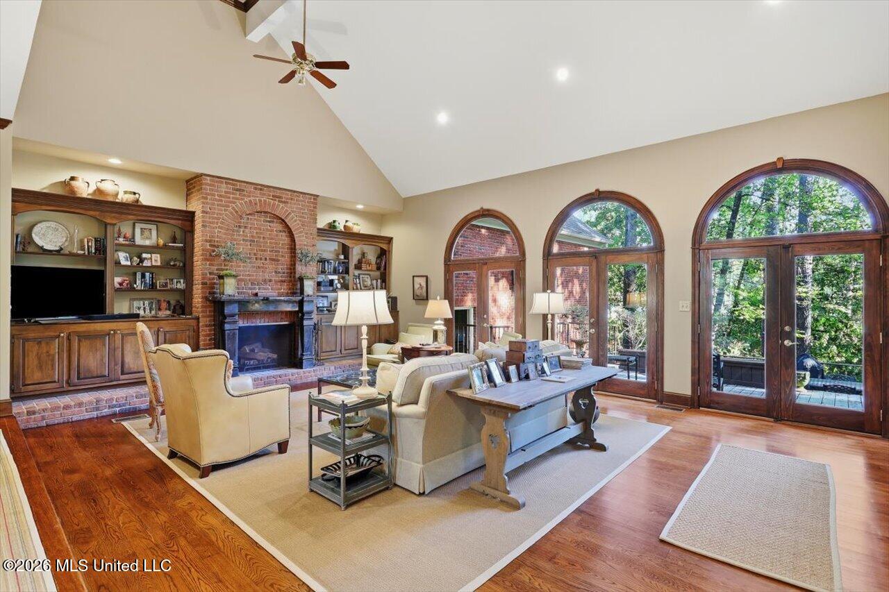 1960 Petit Bois Street Property Photo 8