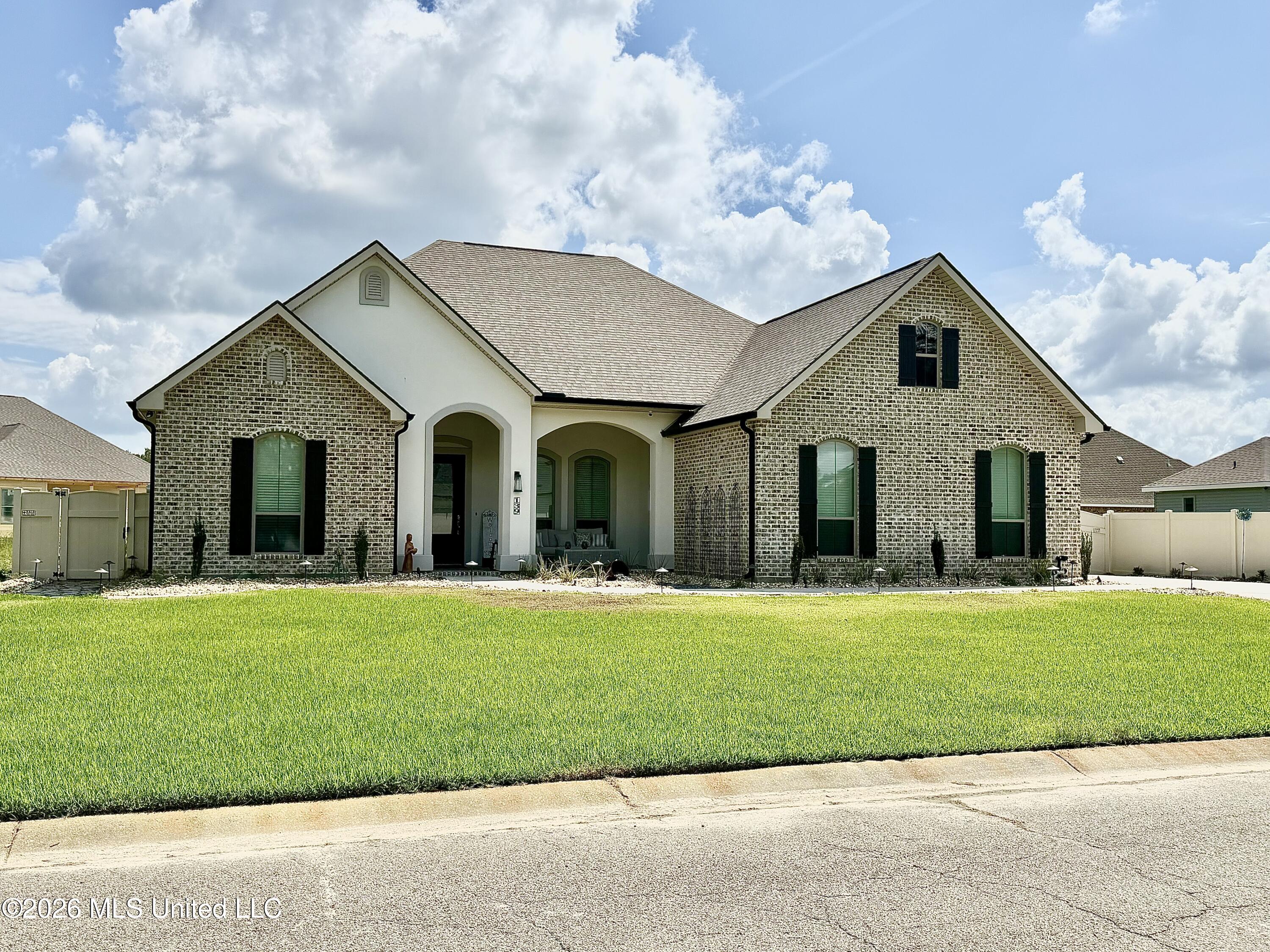 139 Jefferson Davis Parkway Property Photo 2