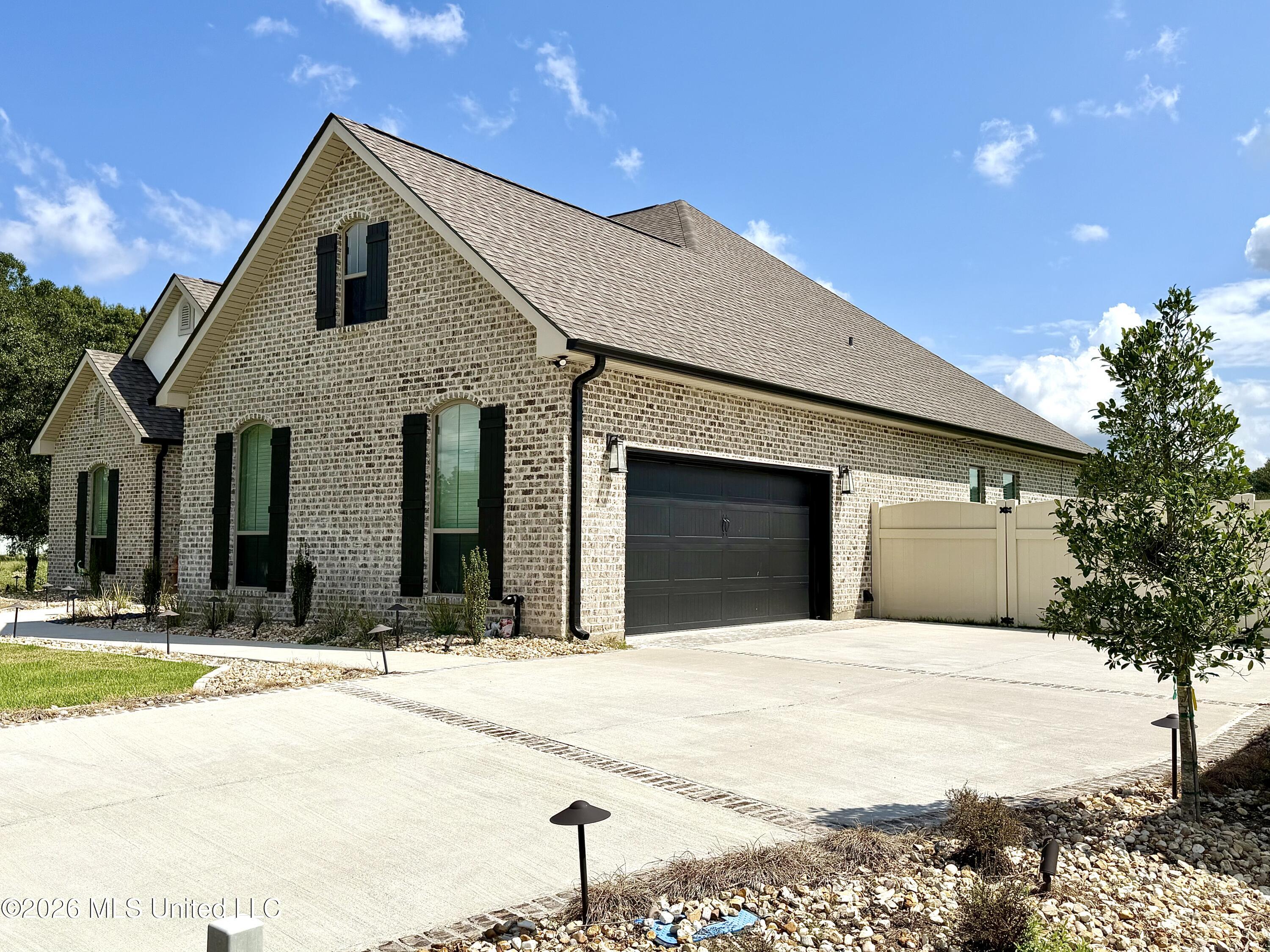 139 Jefferson Davis Parkway Property Photo 3