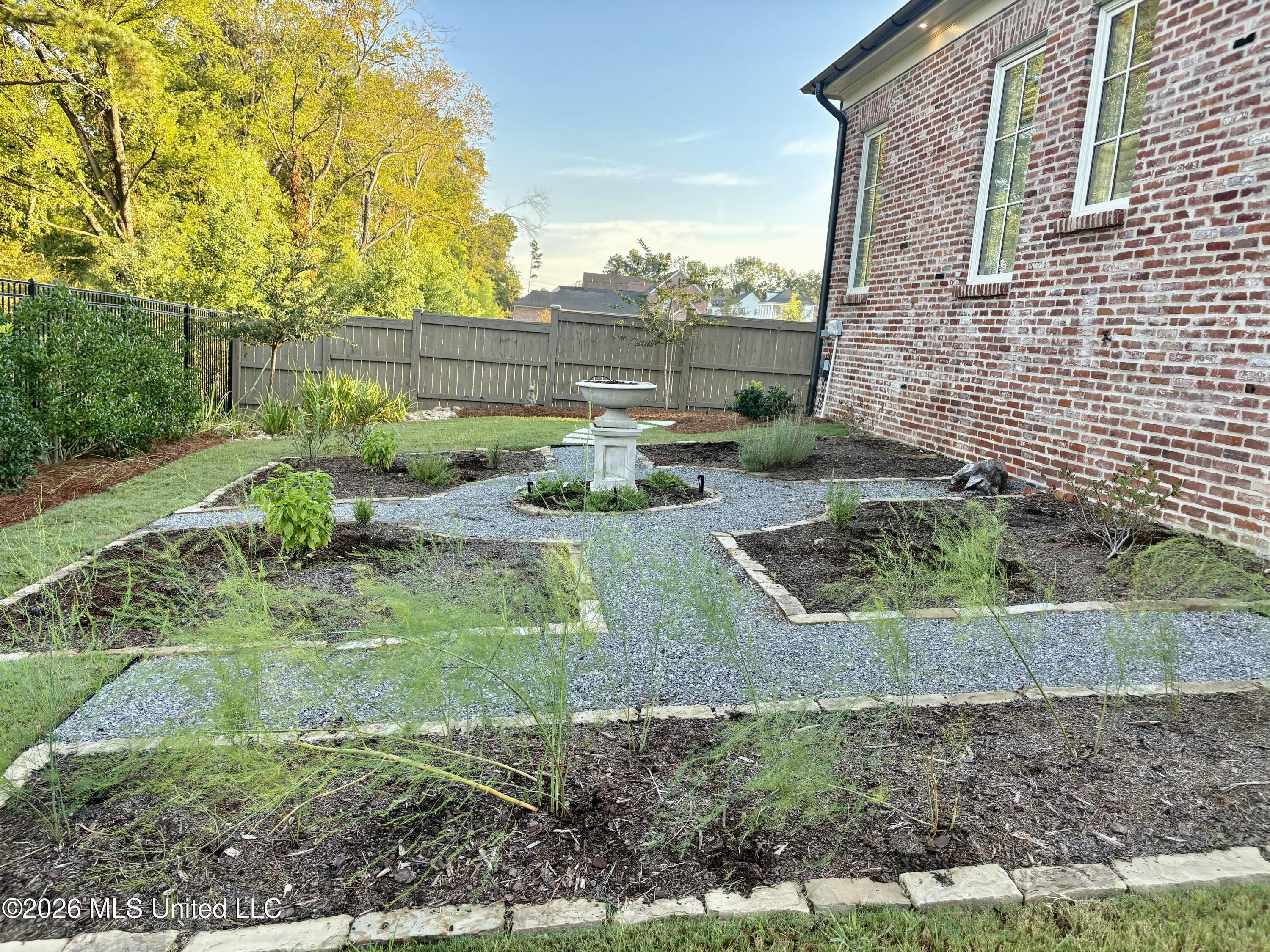 133 Commonwealth Drive Property Photo 10