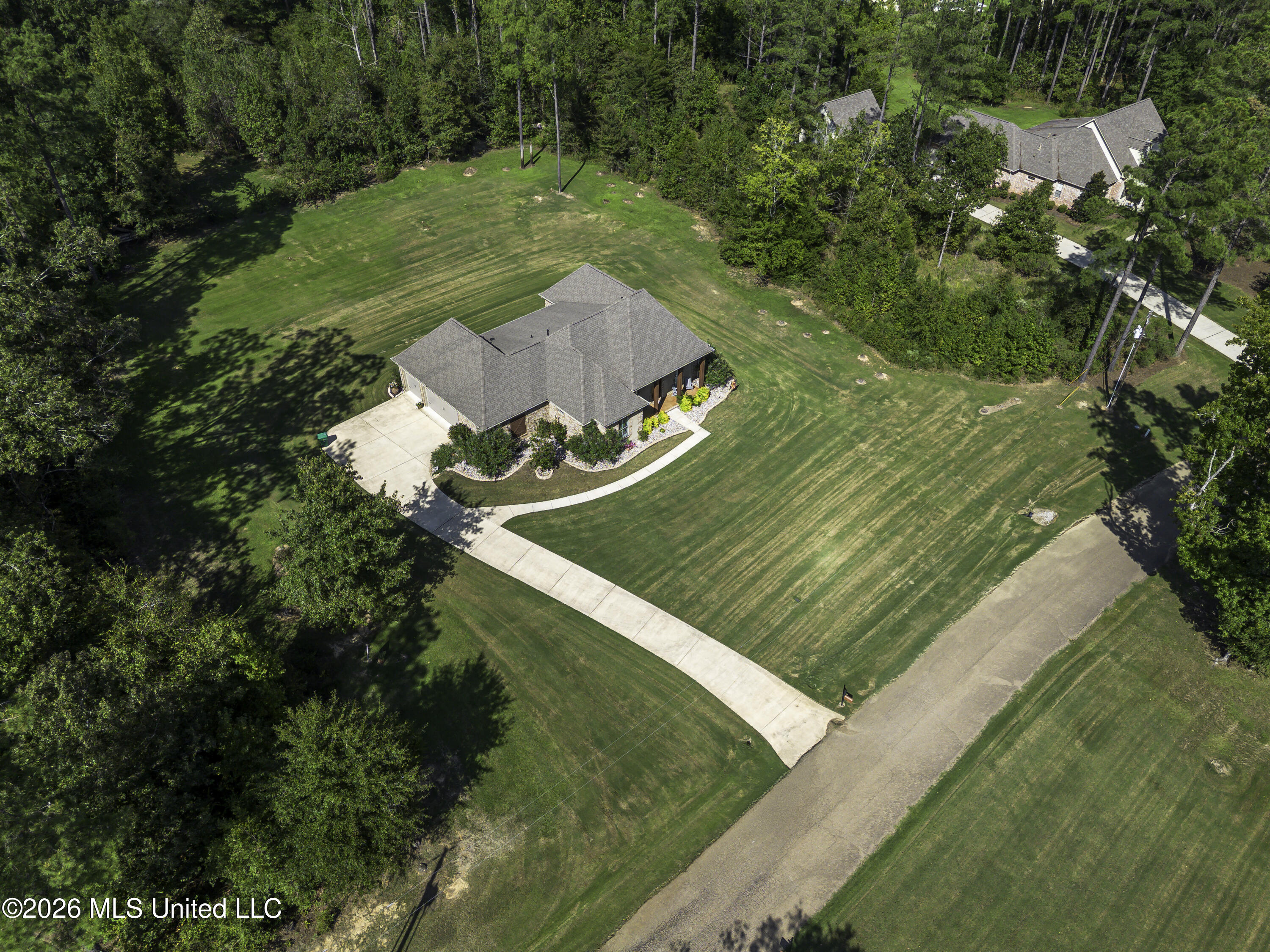520 Viewpointe Way Property Photo 3