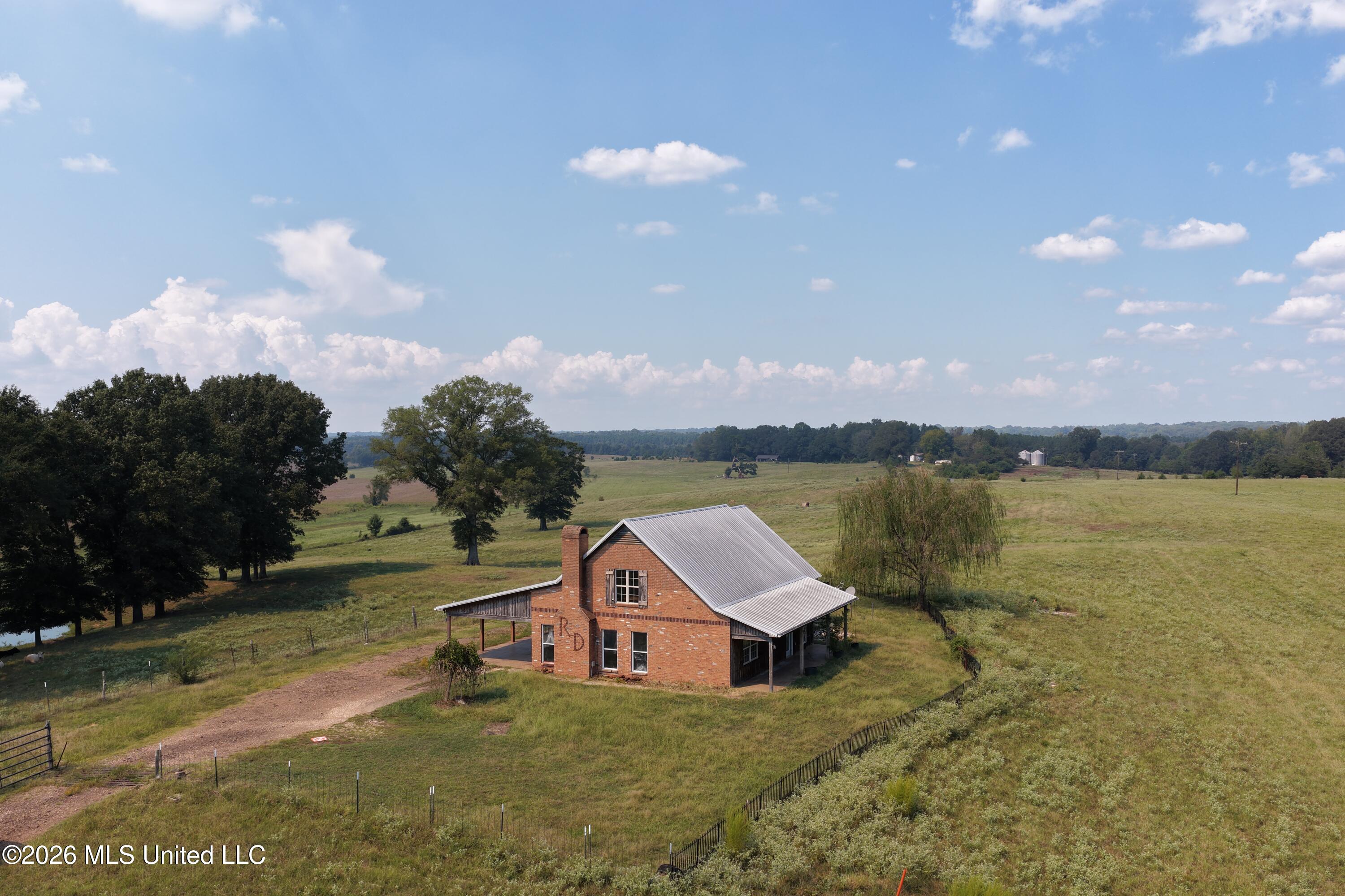 367 Dandridge Drive Property Photo 1