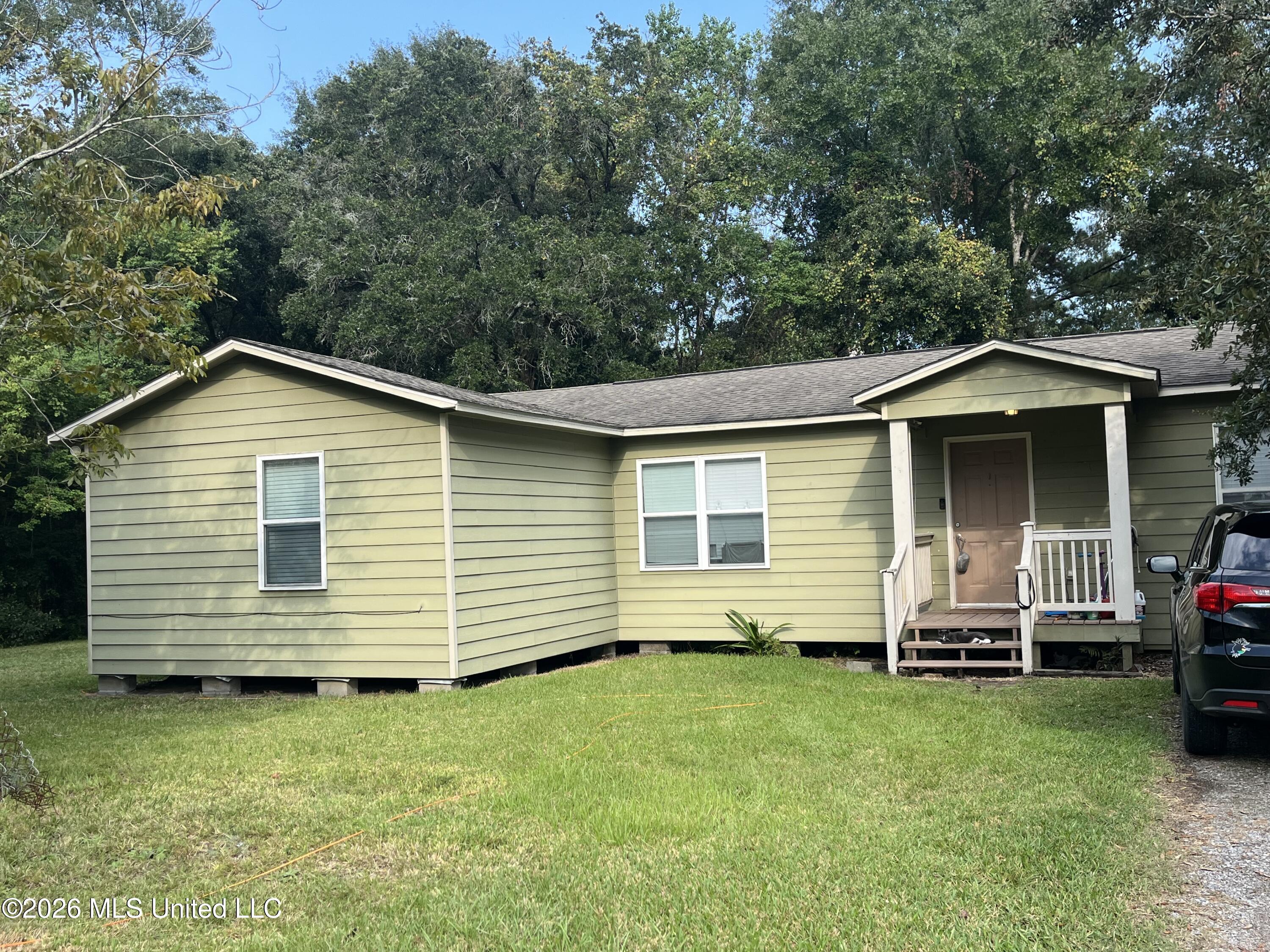 6820 Mary Street Property Photo 2