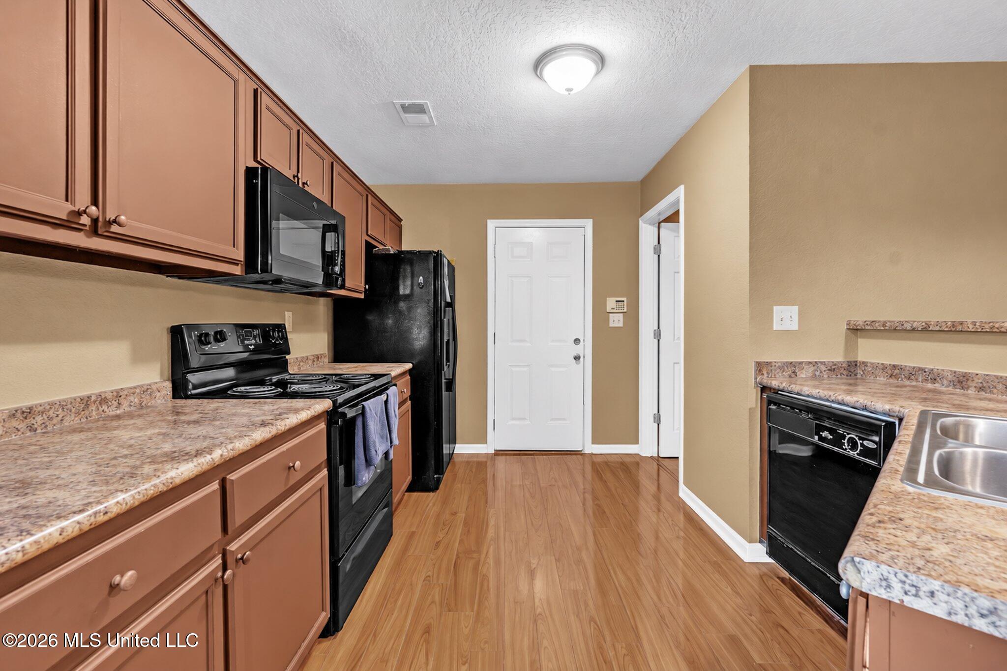 4278 Becky Sue Cove Property Photo 24