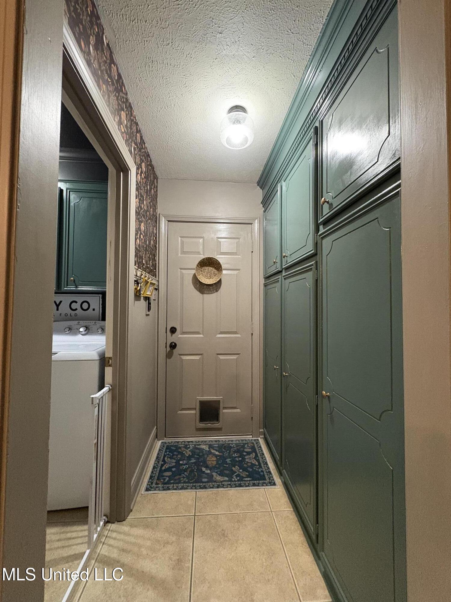429 Bradford Drive Property Photo 3
