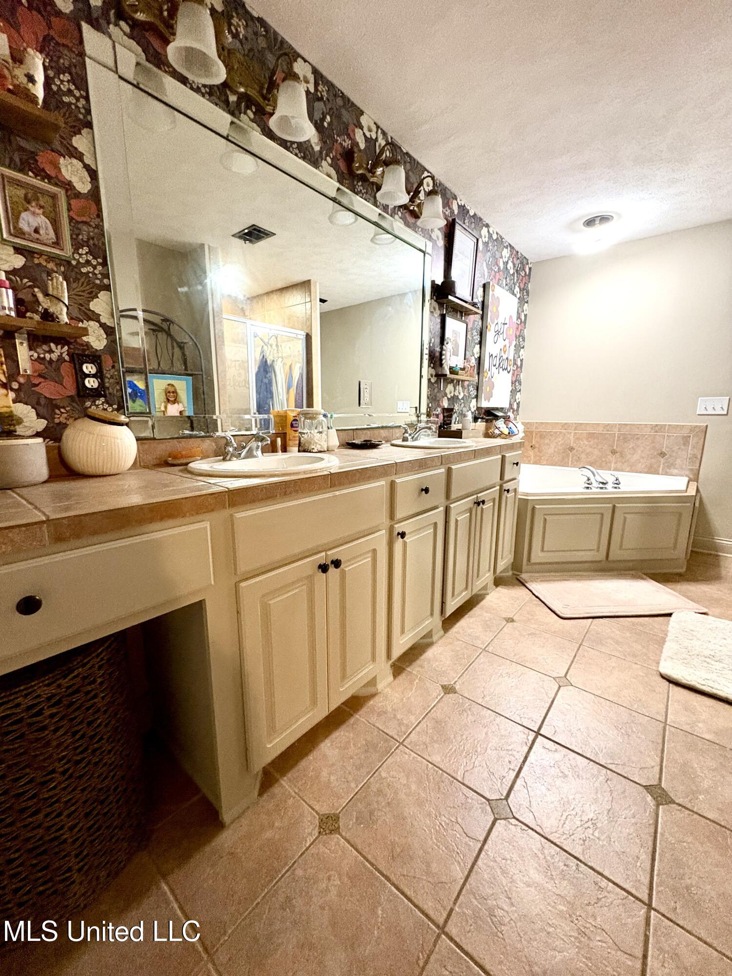 429 Bradford Drive Property Photo 21