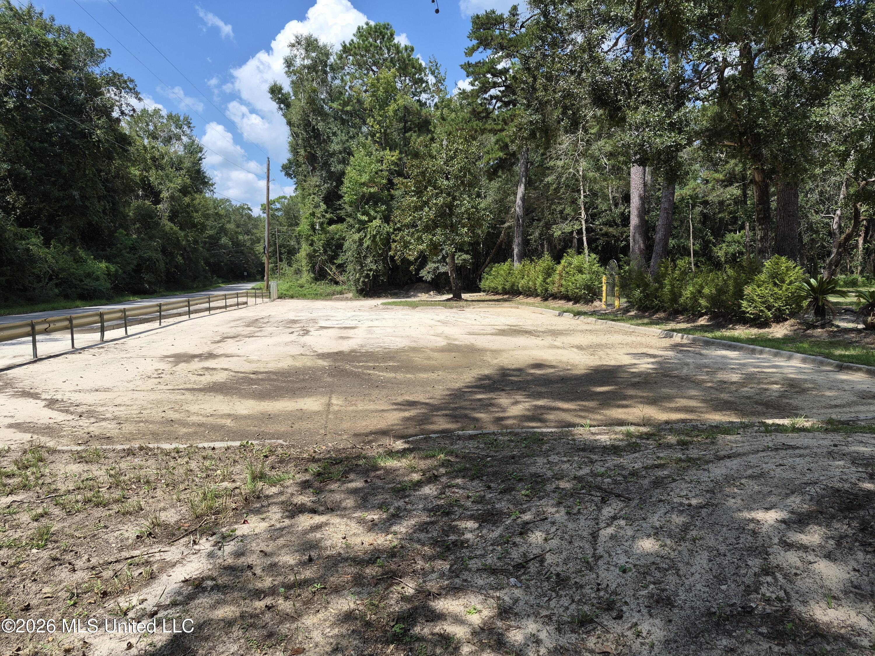 13756 River Road Property Photo 11