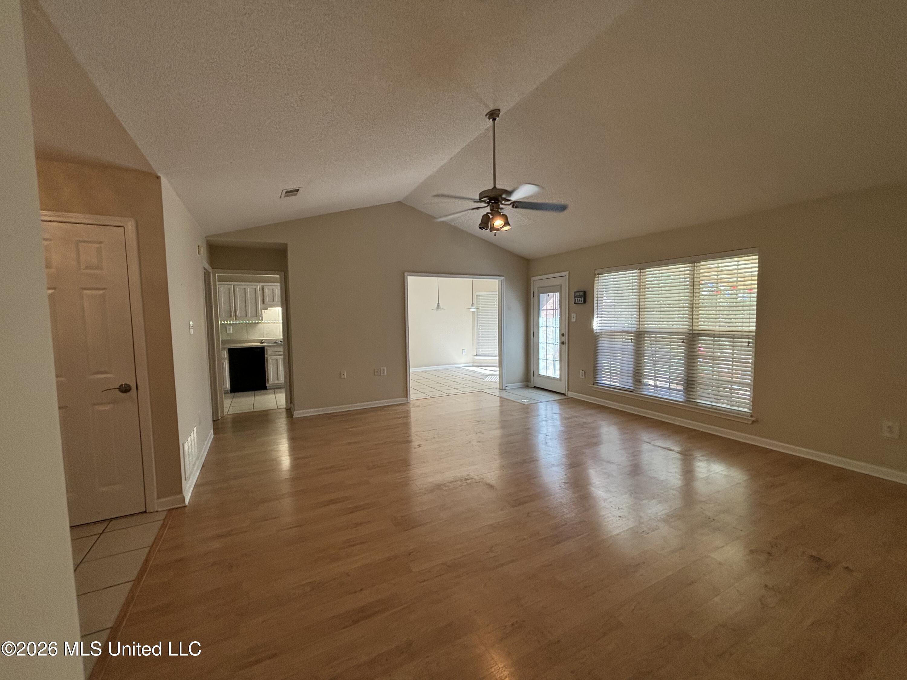 7562 Bear Cove Property Photo 5