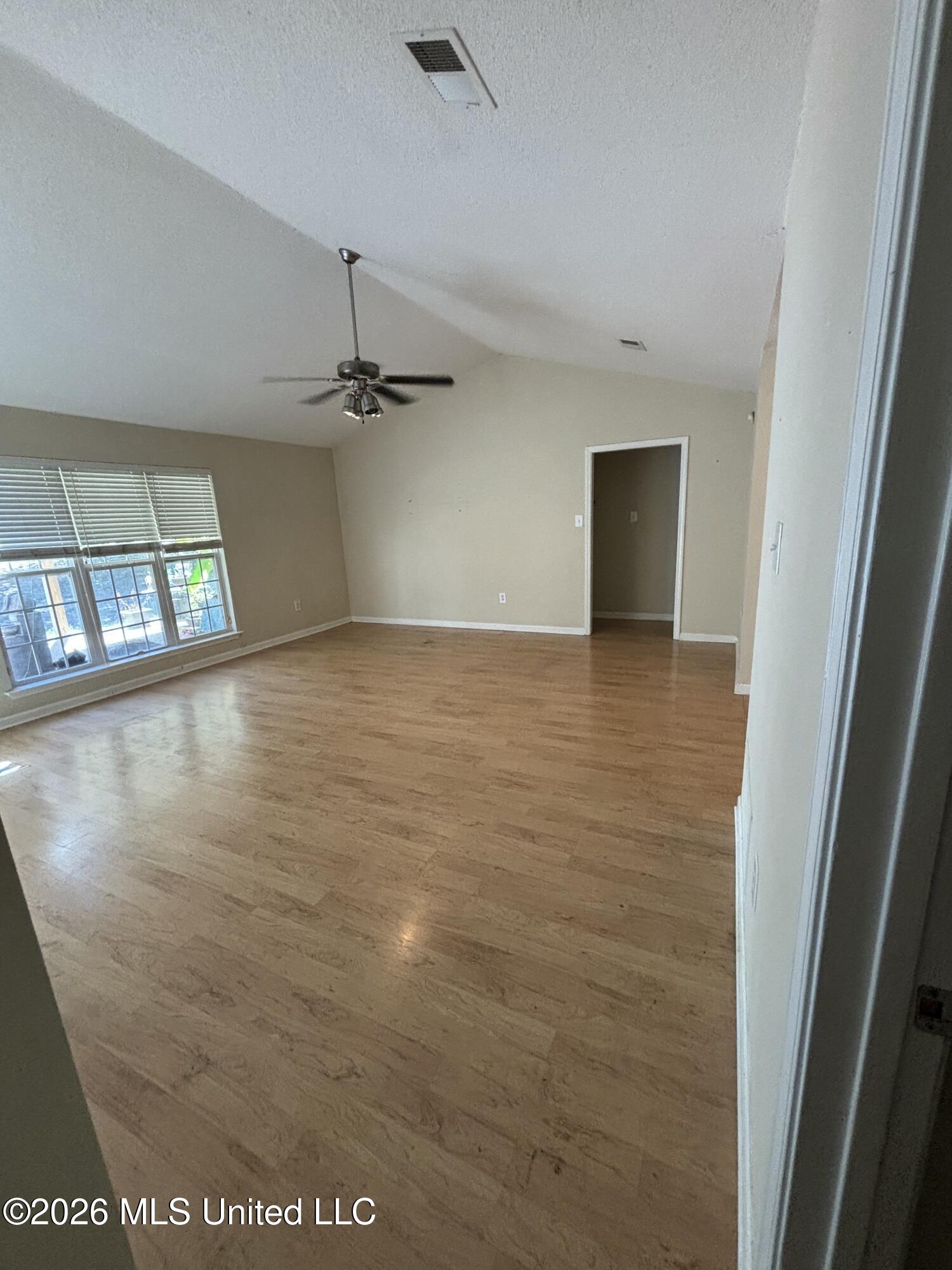 7562 Bear Cove Property Photo 6