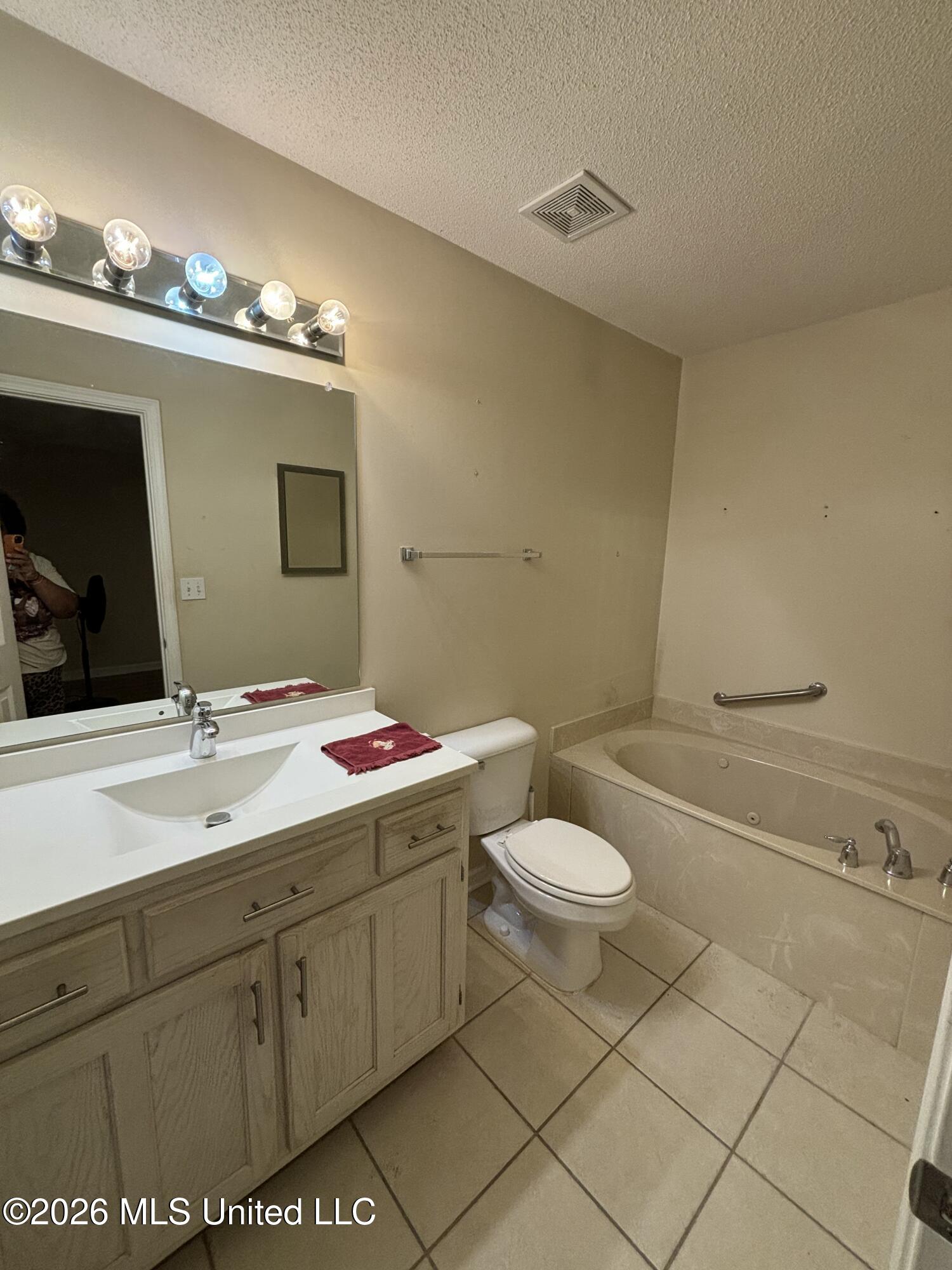 7562 Bear Cove Property Photo 10