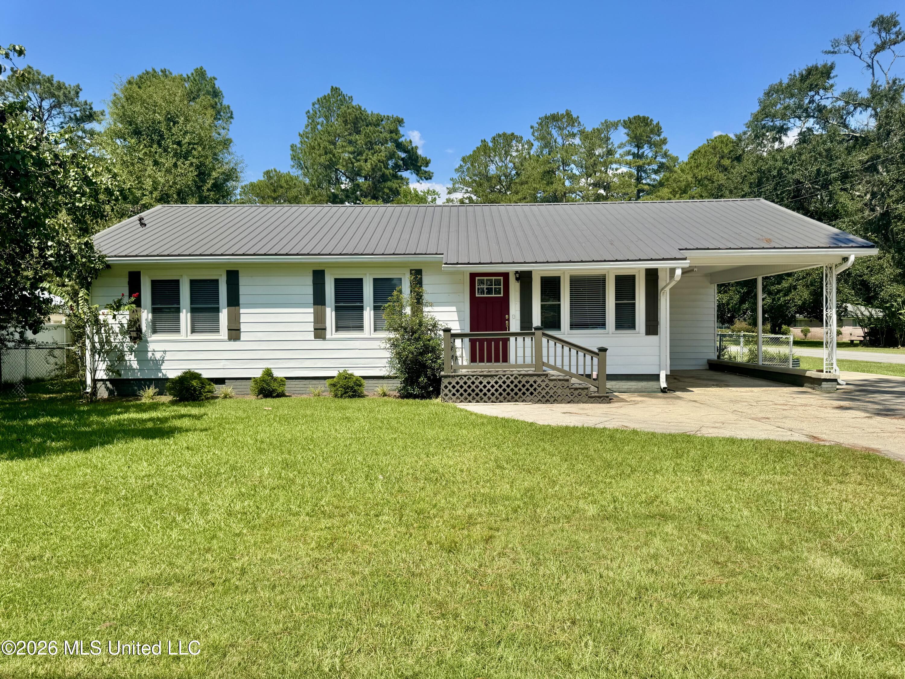 429 E Franklin Street Property Photo 1