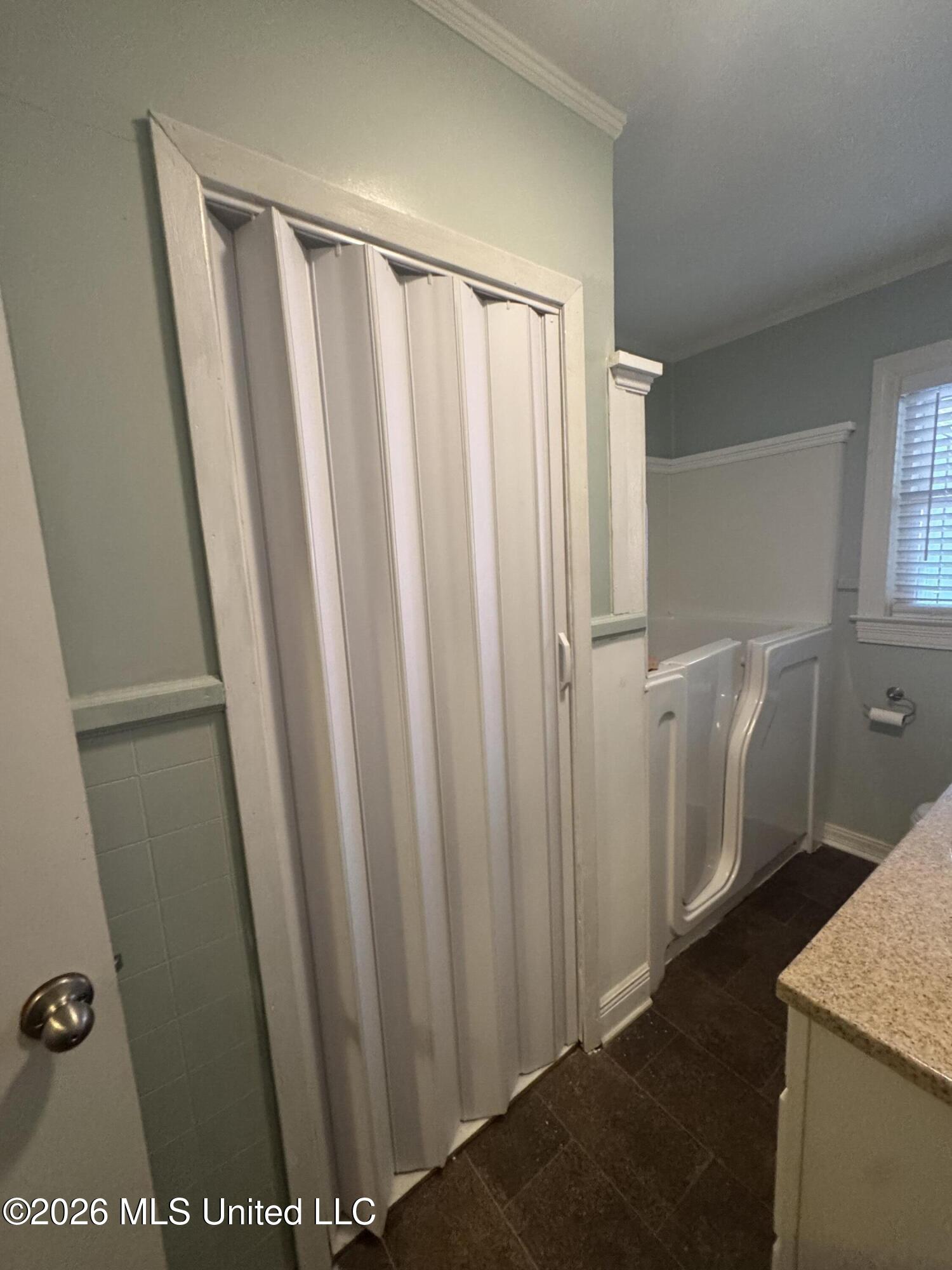 429 E Franklin Street Property Photo 9
