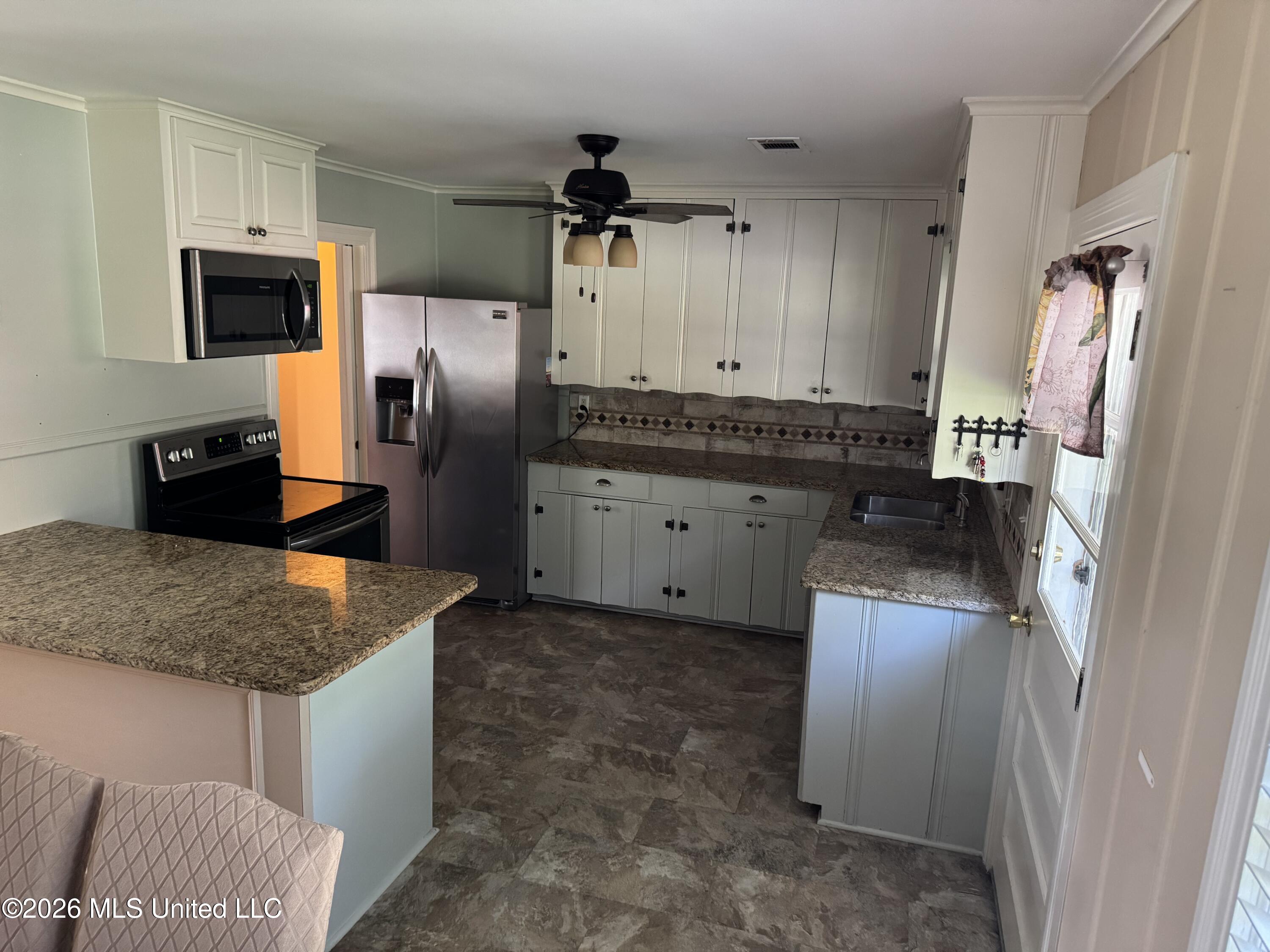 429 E Franklin Street Property Photo 16