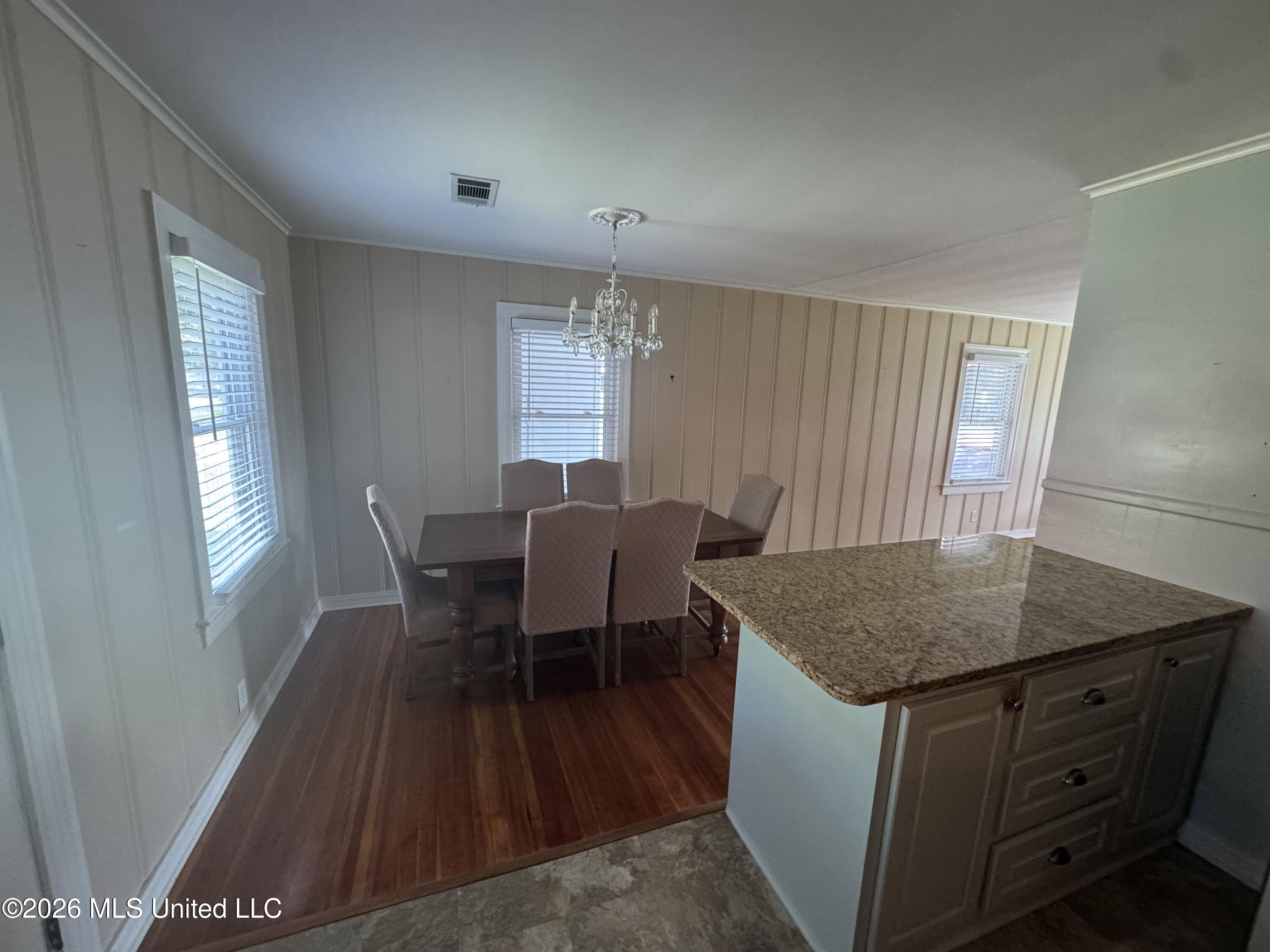 429 E Franklin Street Property Photo 17