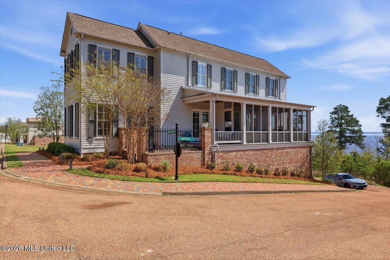 211 N Natchez Drive Property Photo 2
